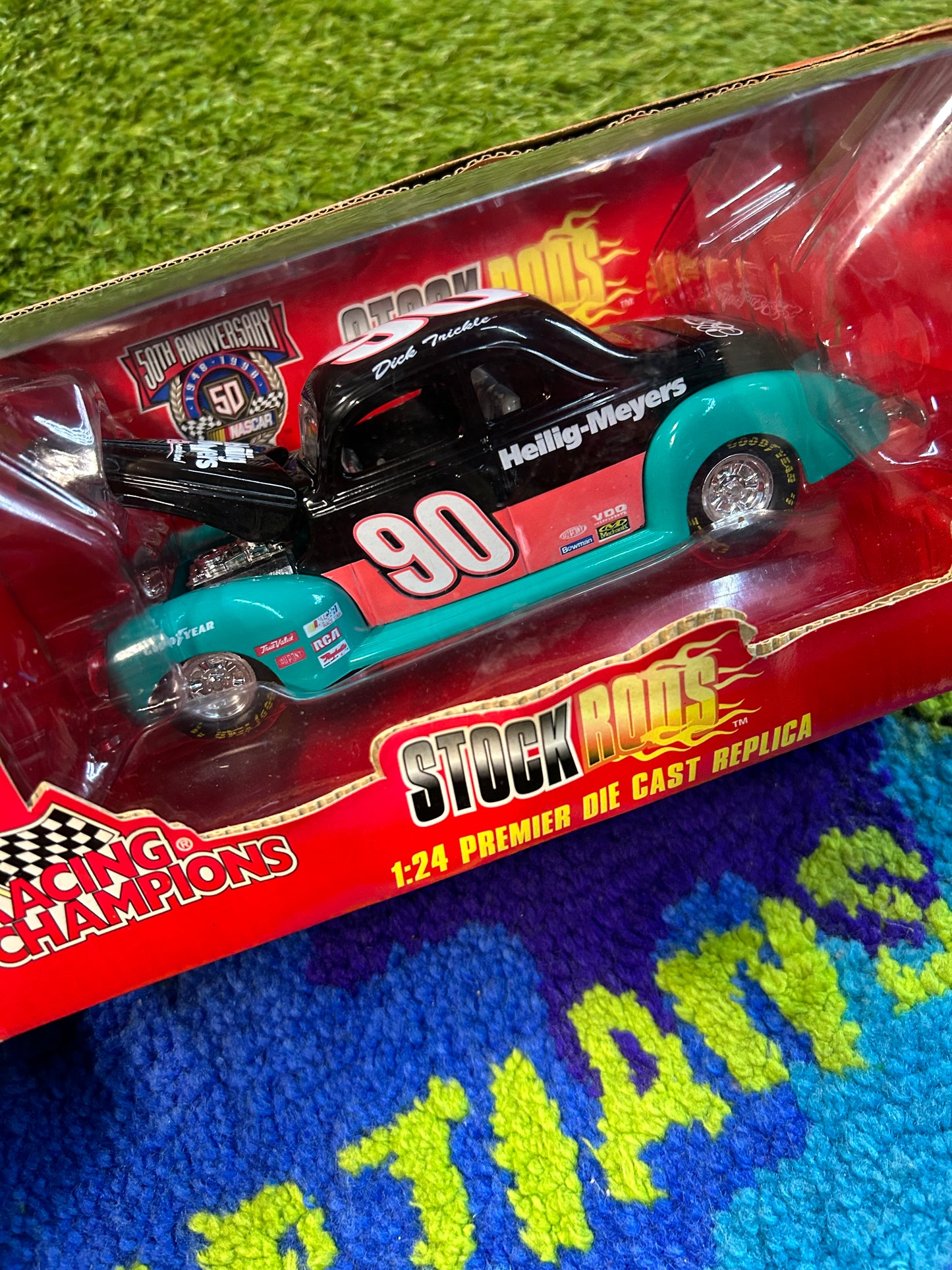 Vintage 1998 Collectable 1:24 Scale Die Cast Truck #90 NASCAR