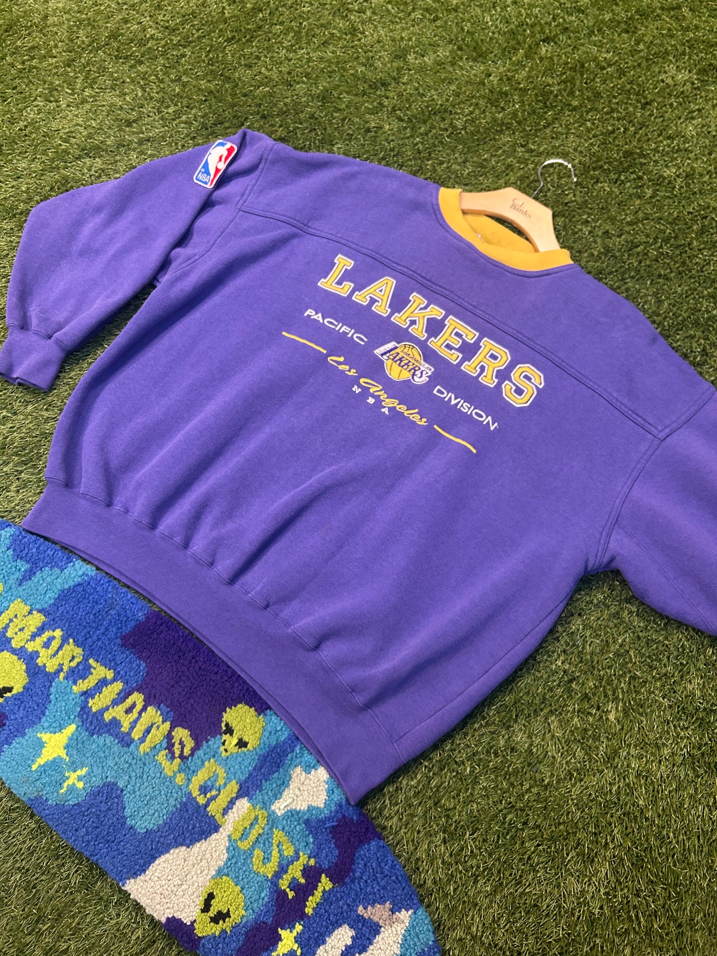 Vintage 90s Lee Sports Los Angeles Lakers Embroidered Crewneck