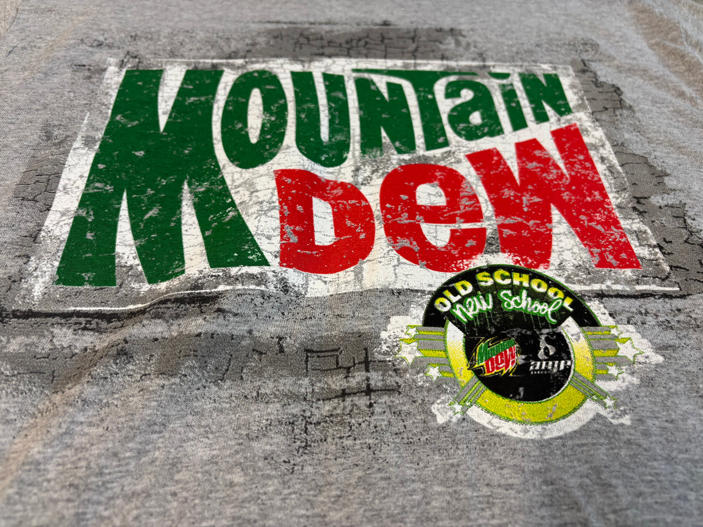2008 Dead stock Dale Jr Mountain Dew Amp Energy NASCAR T-Shirt Size Large Winners circle tag