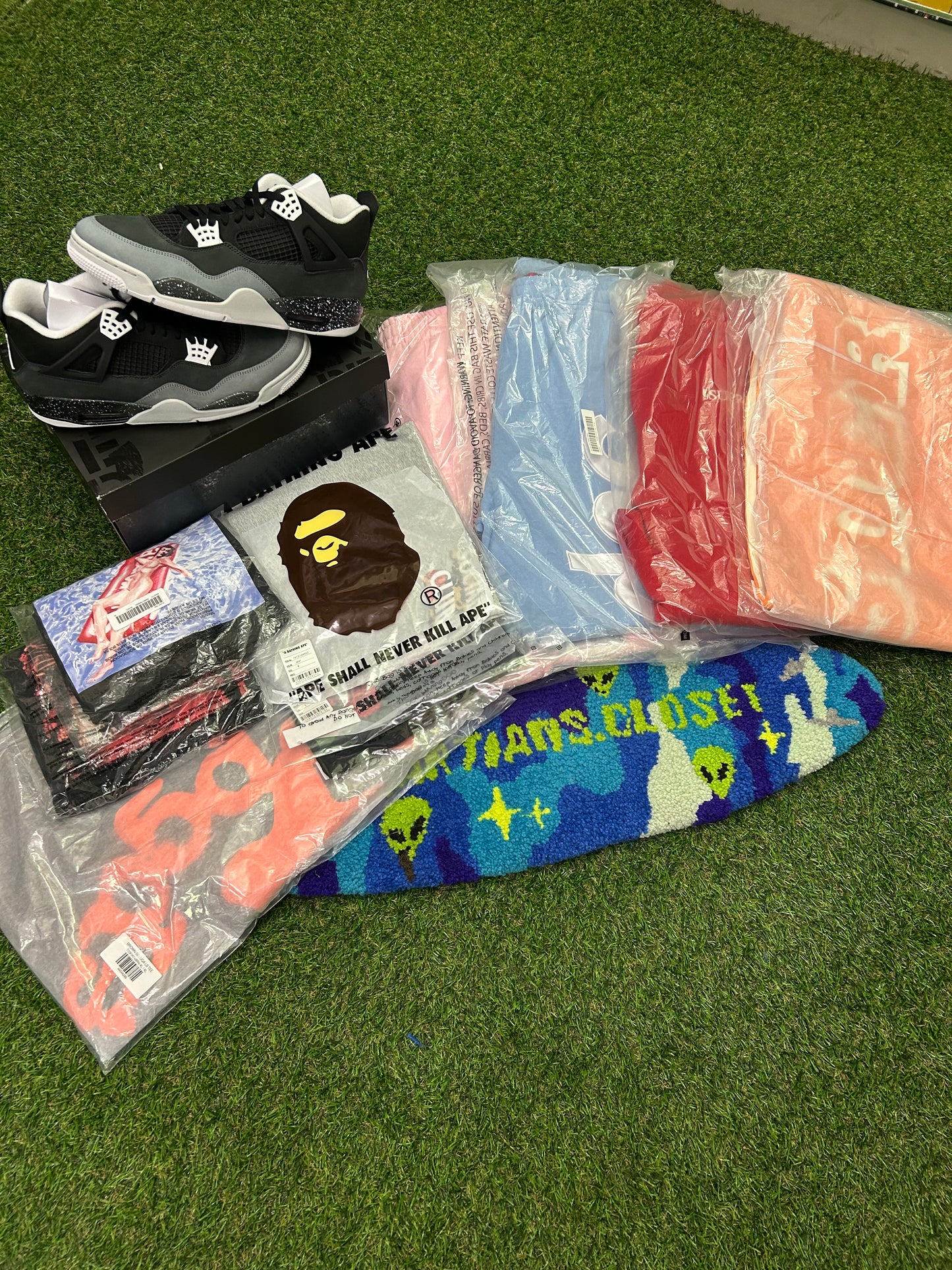Supreme “Special” Sweatpants