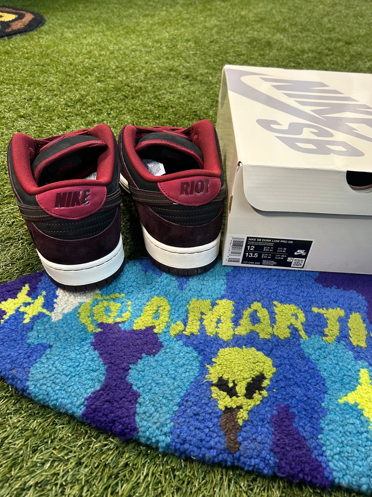 Nike SB Dunk Low Riot Skateshop