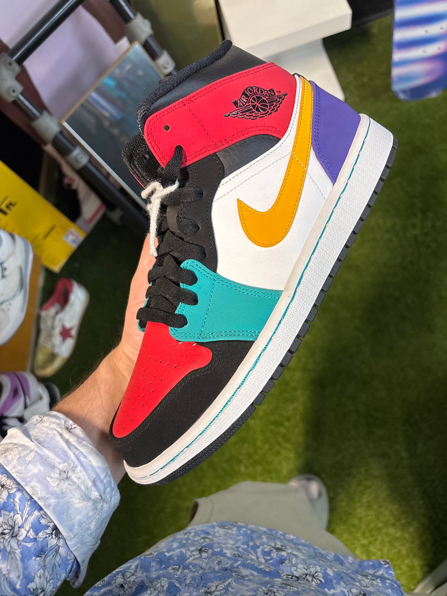 Air Jordan one mid size 8 multicolor