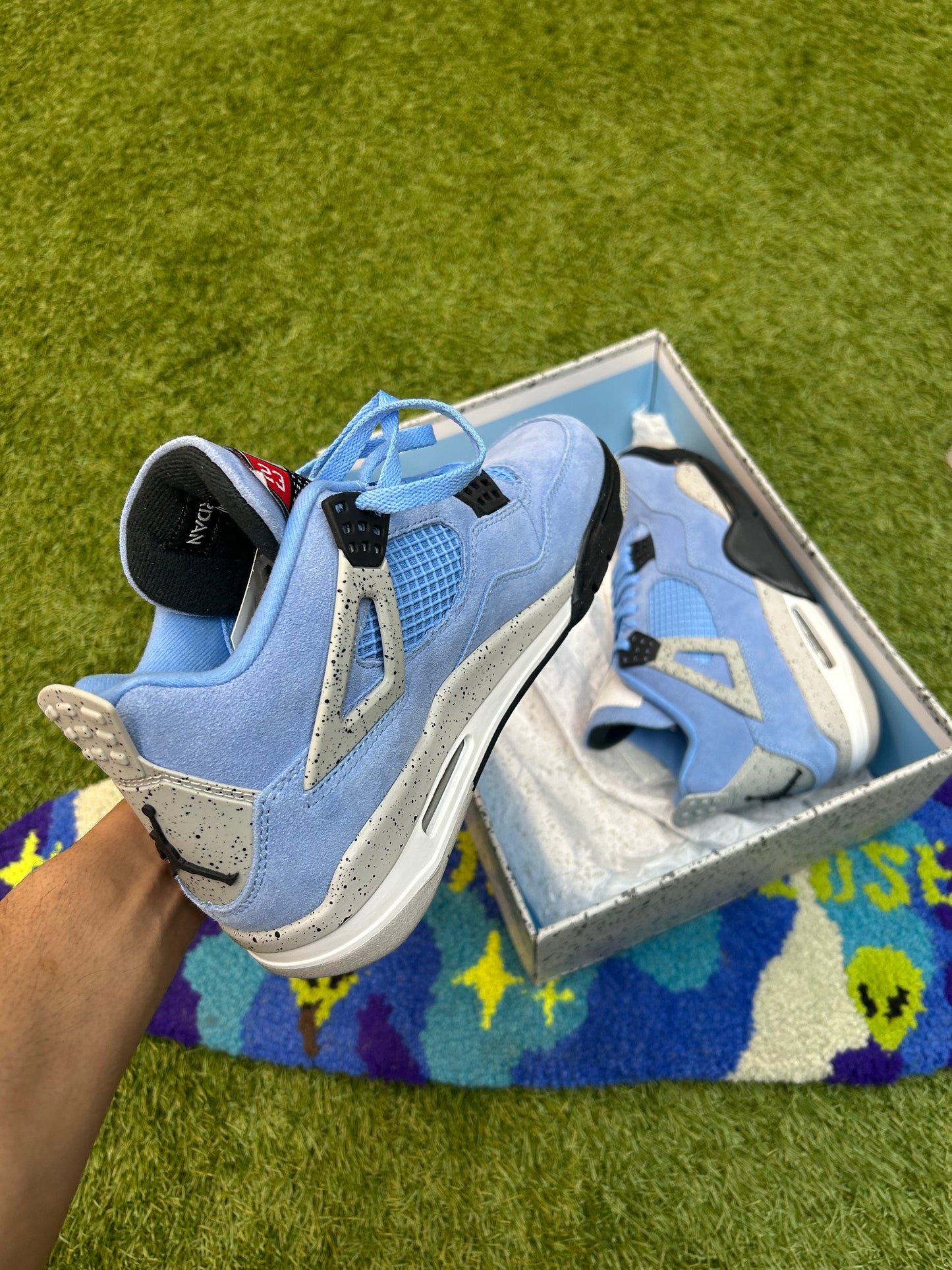 Jordan 4 Retro University Blue