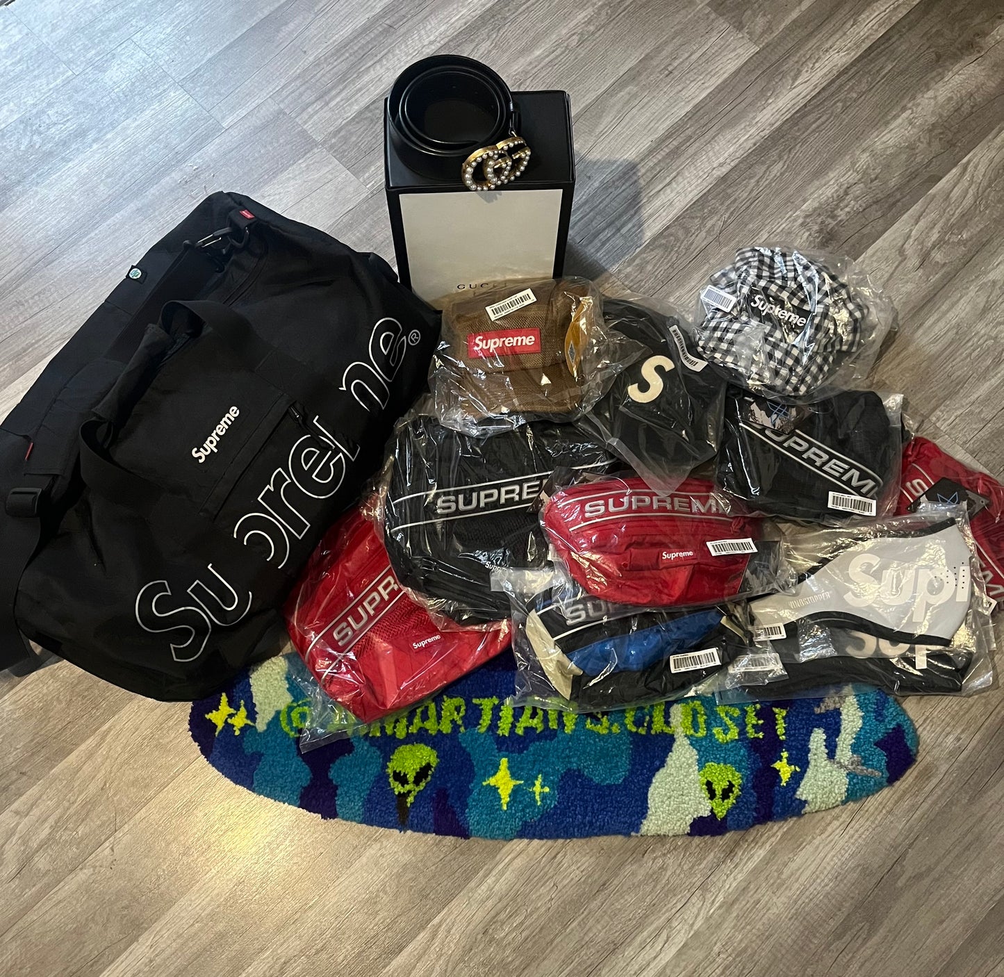 Supreme Small Clinch Pouch