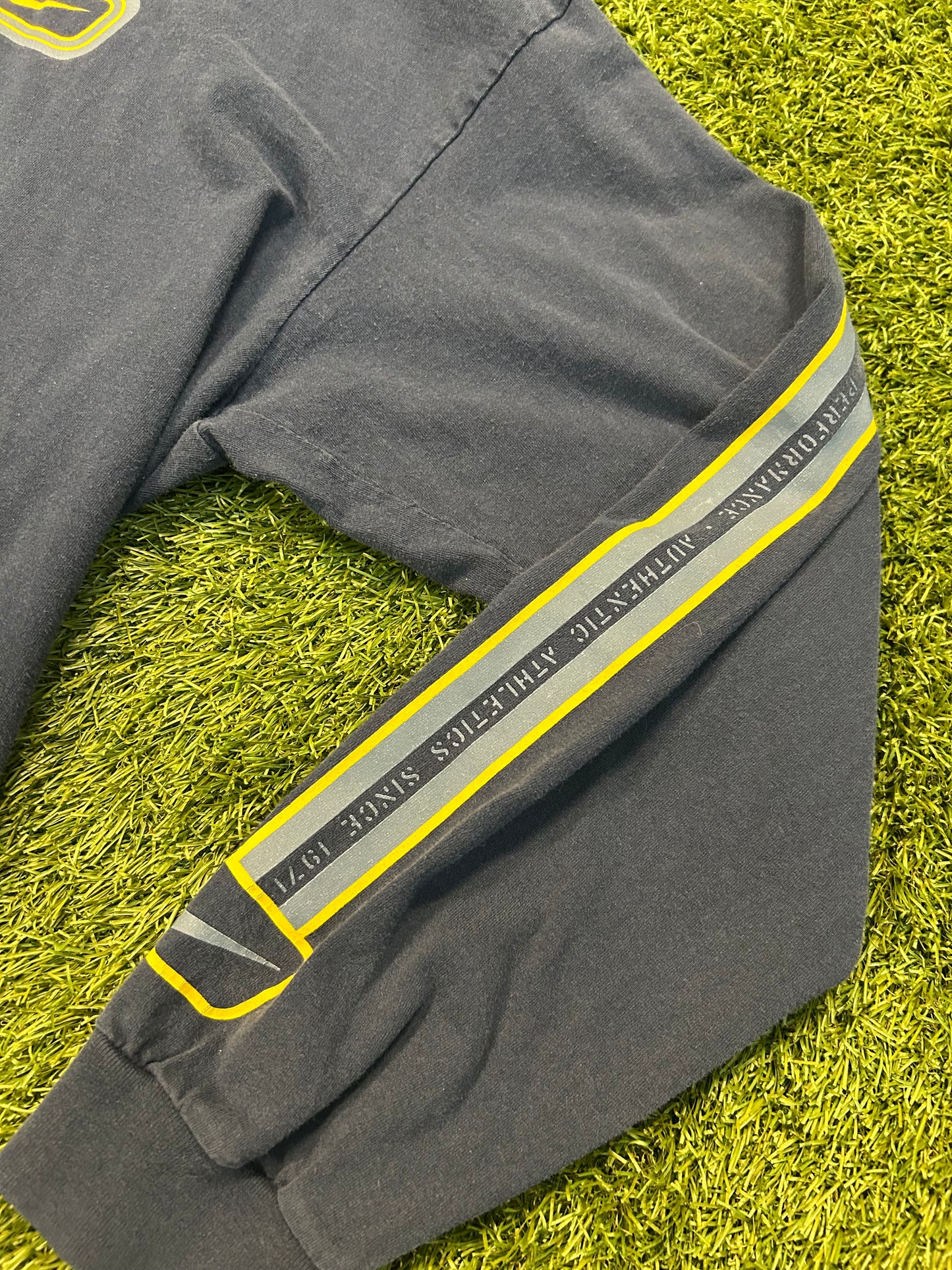 Y2K Nike Long Sleeve Grey Tag