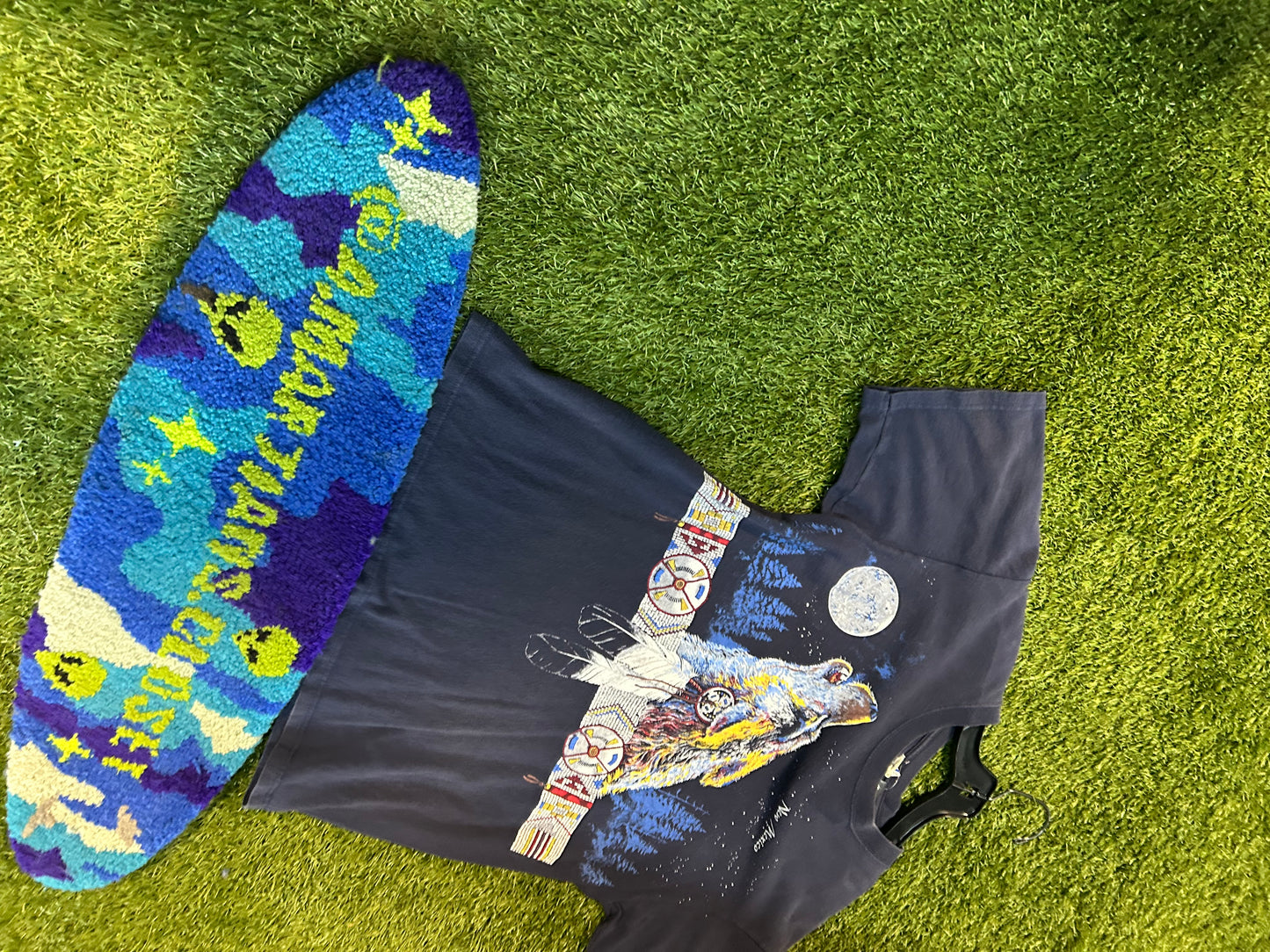 Vintage anvil New Mexico tribal wolf tee