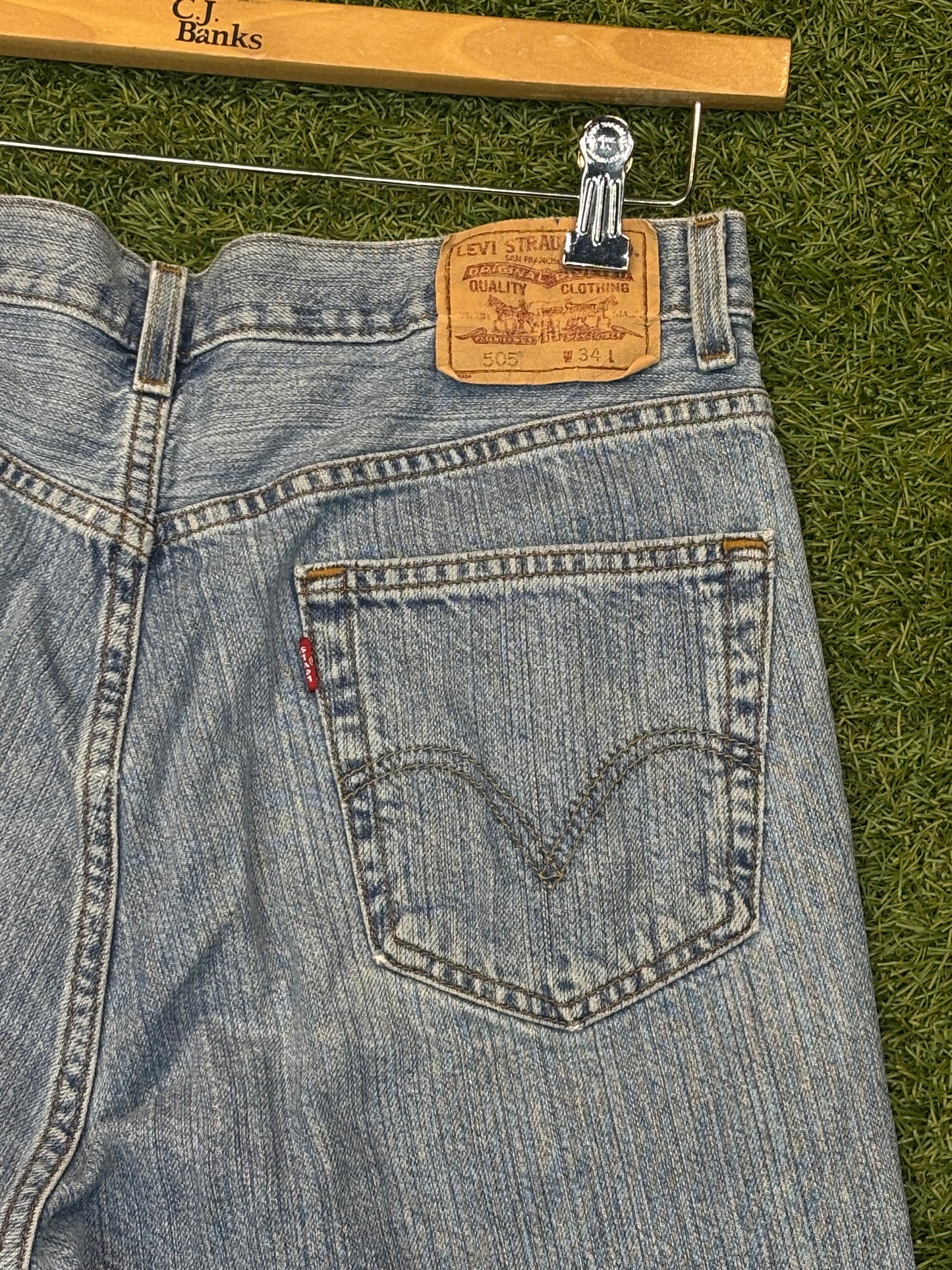 Women’s Light Wash Levi Jorts