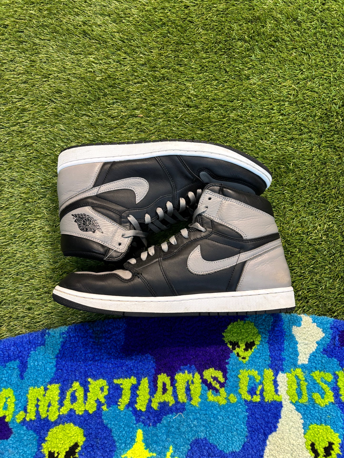 Air Jordan 1 High OG Shadow