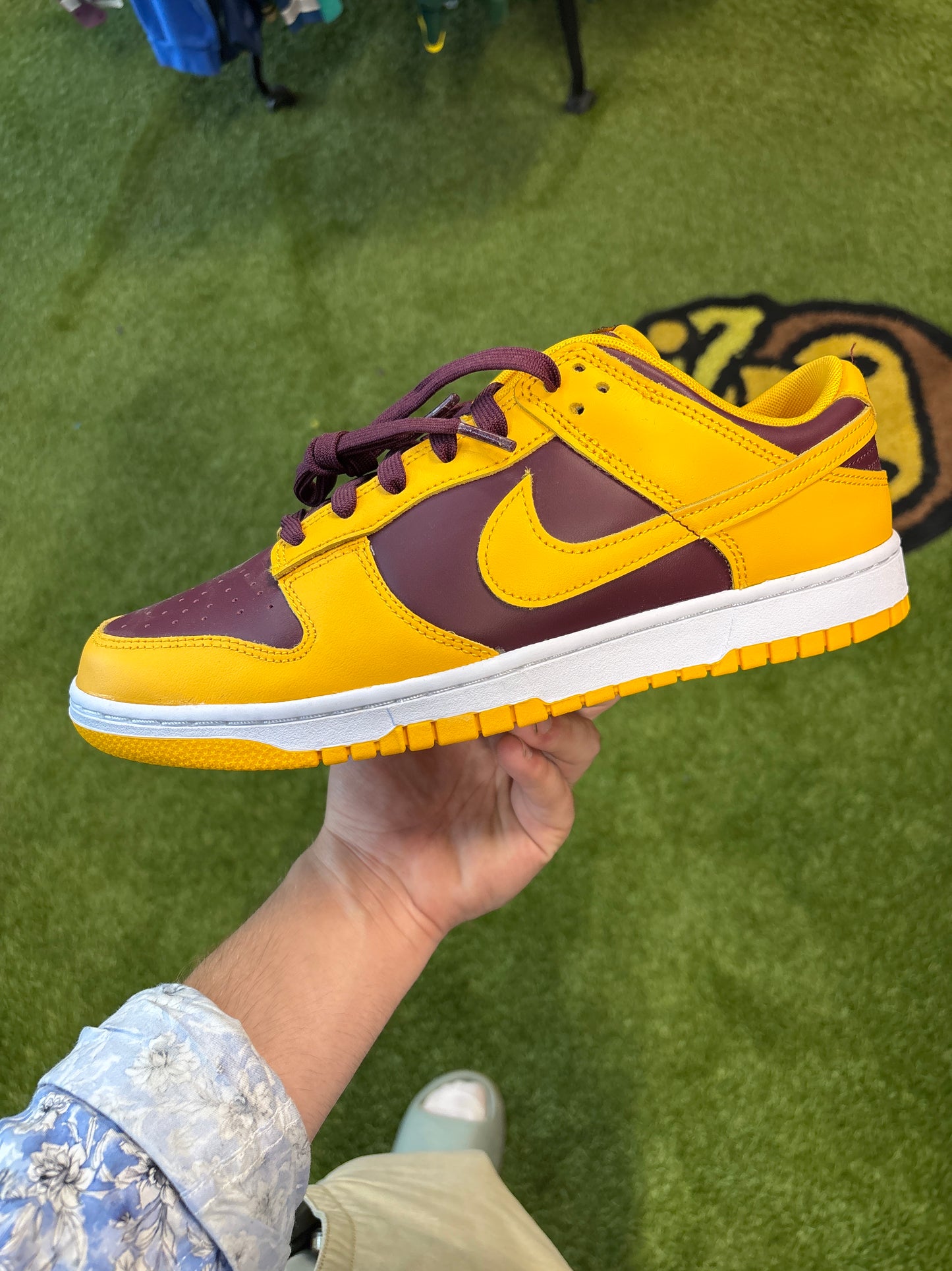 Nike dunk low Midas gold size 10
