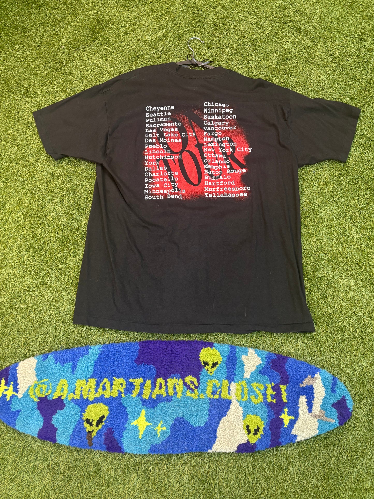 Vintage 1993 Garth Brooks On Tour Hanes Beefy T