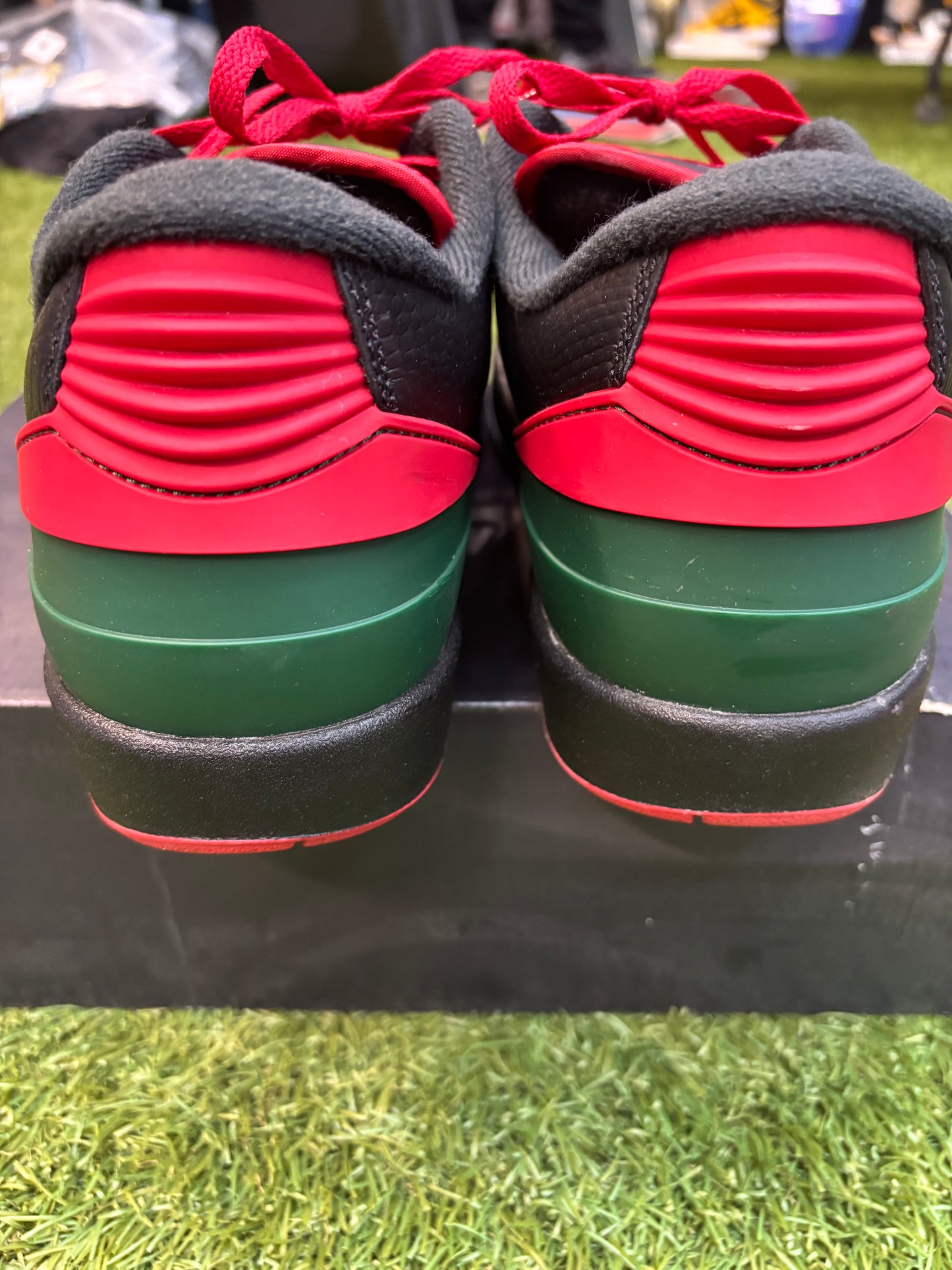 Jordan retro 2 low Gucci