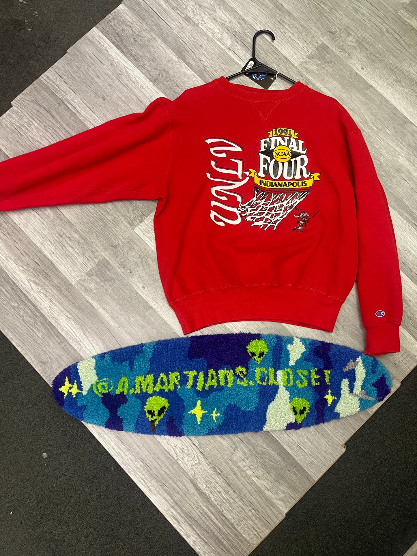 Vintage 1991 UNLC Final Four Crewneck
