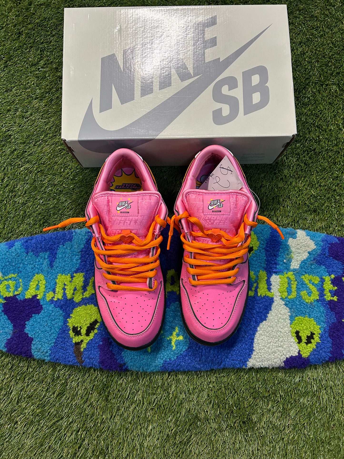 Nike SB Dunk Low The Powerpuff Girls Blossom