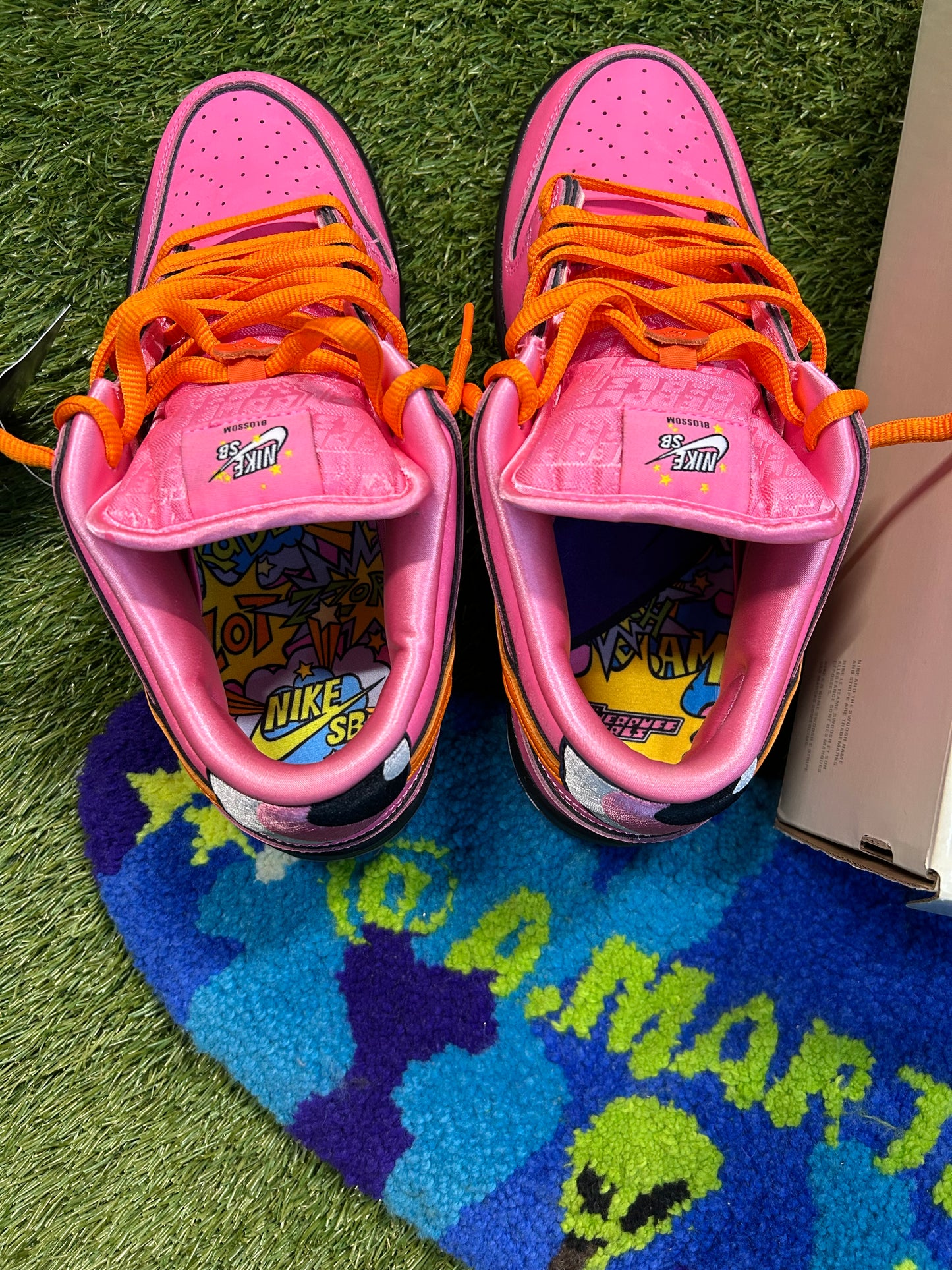 Nike SB Dunk Low The Powerpuff Girls Blossom