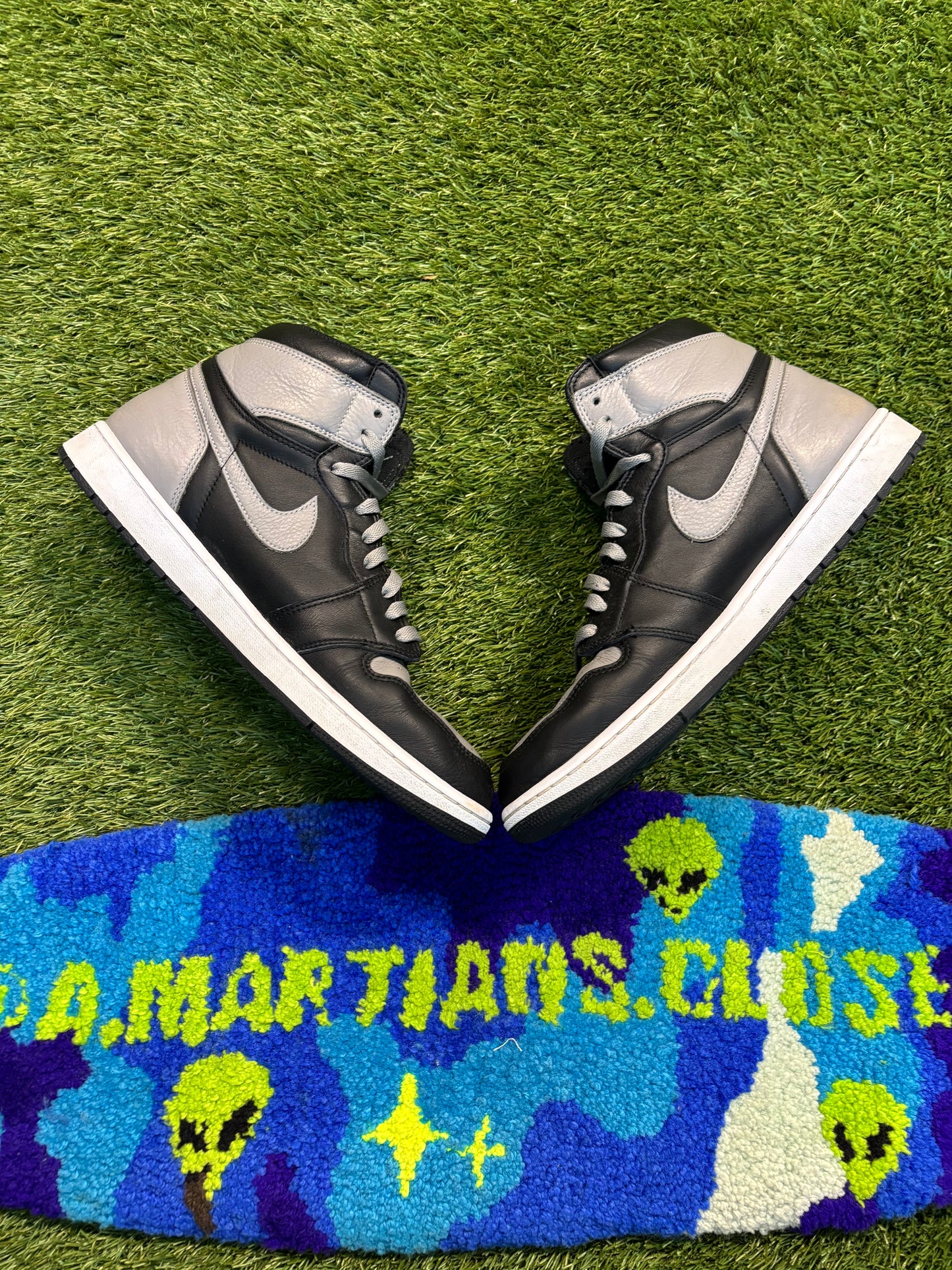 Air Jordan 1 High OG Shadow