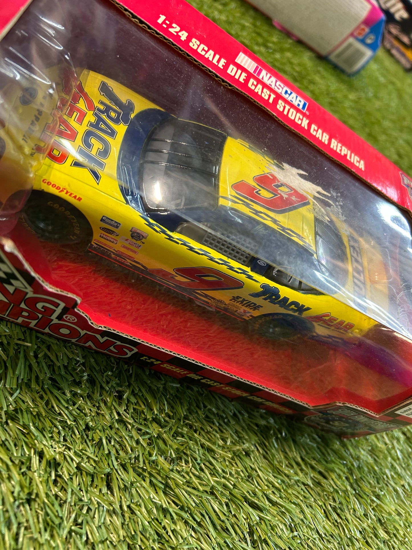 Vintage 1998 Collectable 1:24 Scale Die Cast NASCAR #9 Racing Champions