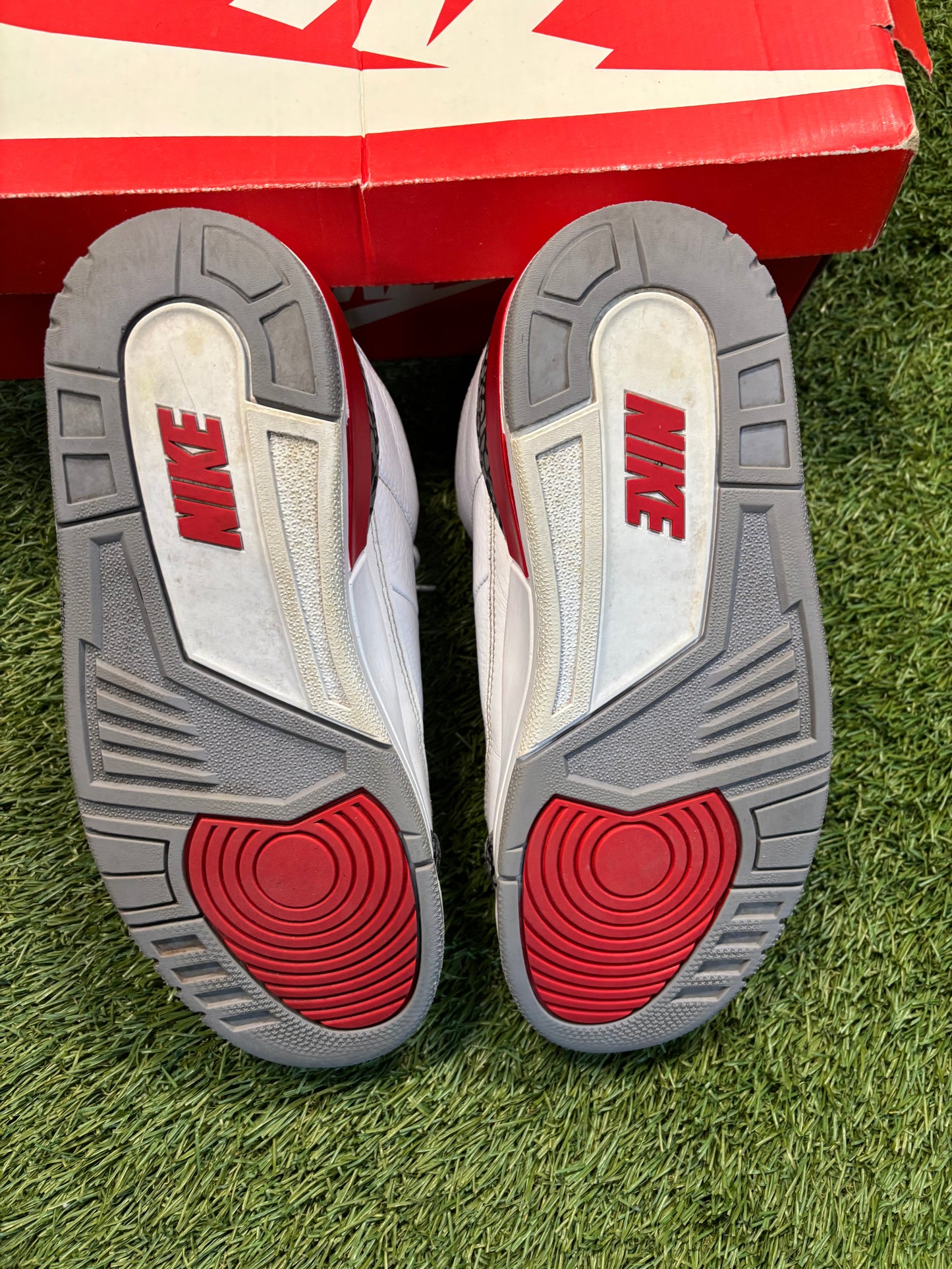 Jordan retro 3 fire red size 7