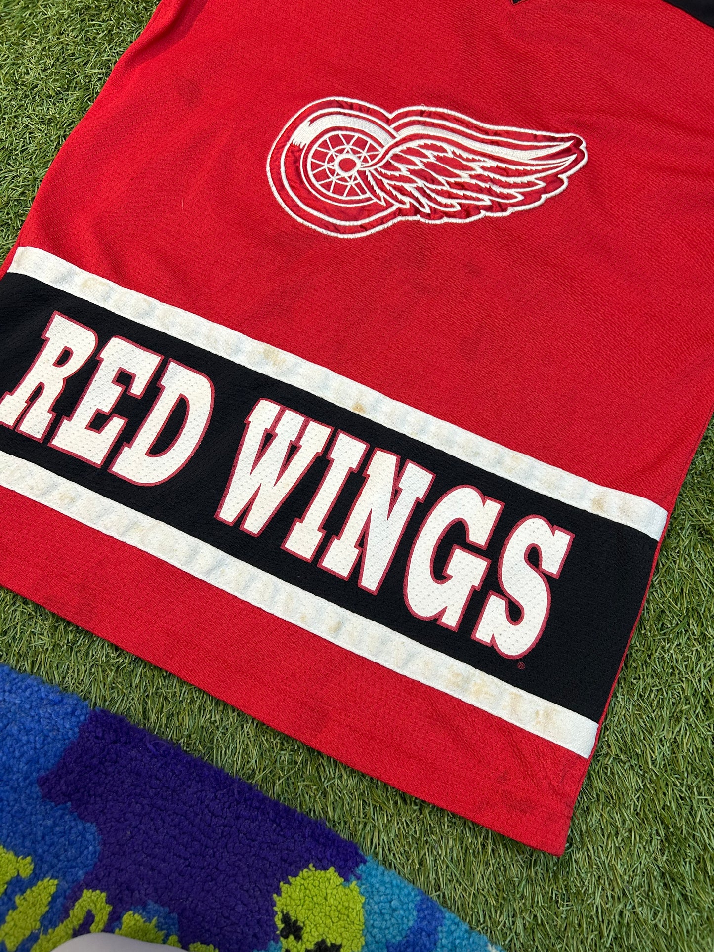 Vintage 90s Steve Yzerman Detroit Red Wings NHL Hockey Jersey