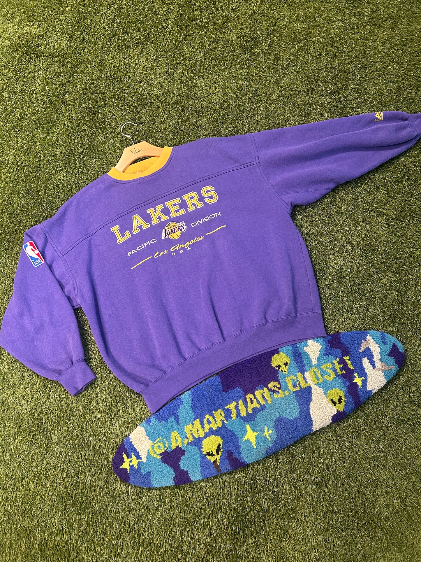 Vintage 90s Lee Sports Los Angeles Lakers Embroidered Crewneck