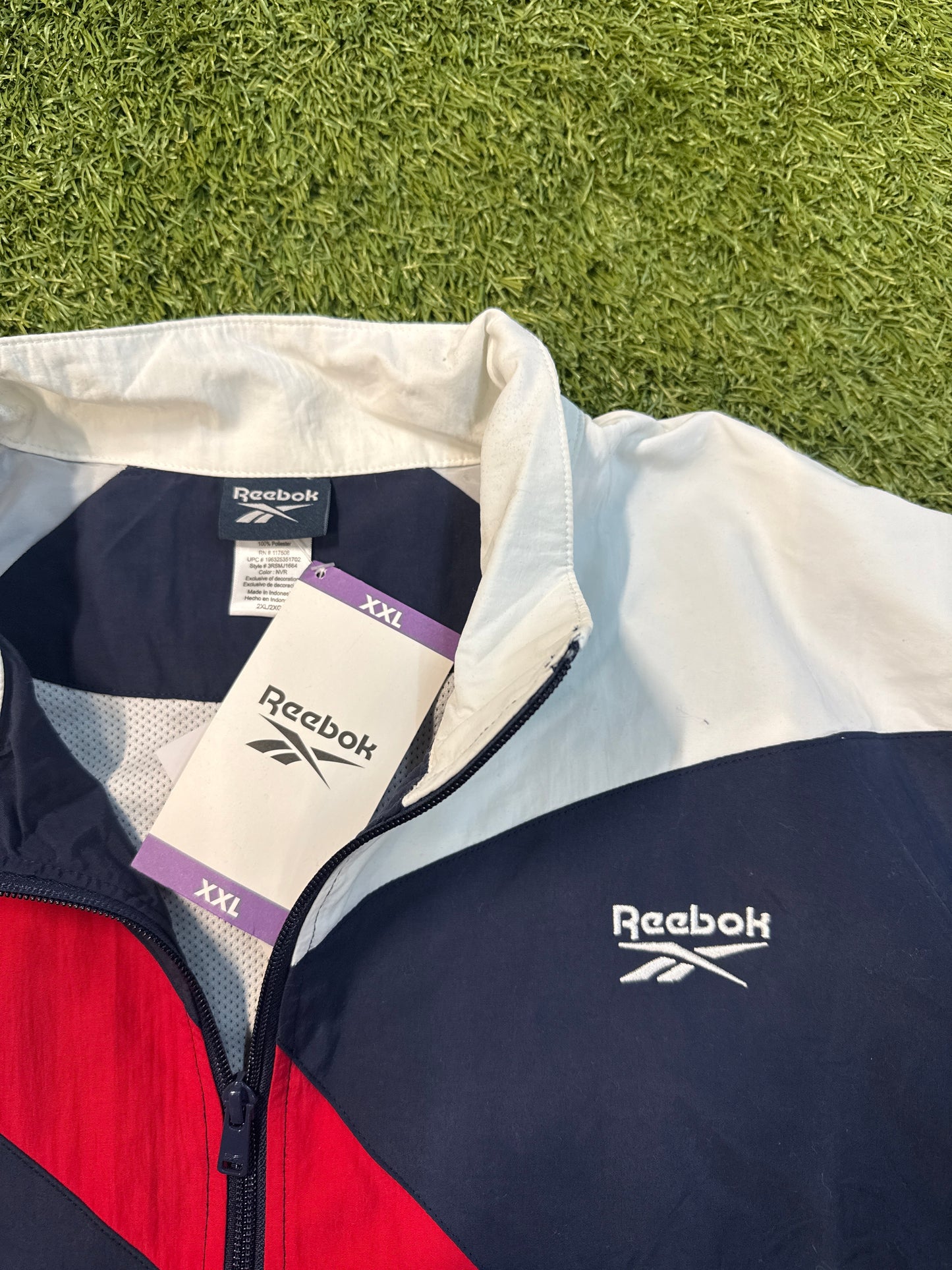 DEADSTOCK Y2K “REEBOK” ZIP UP JACKET