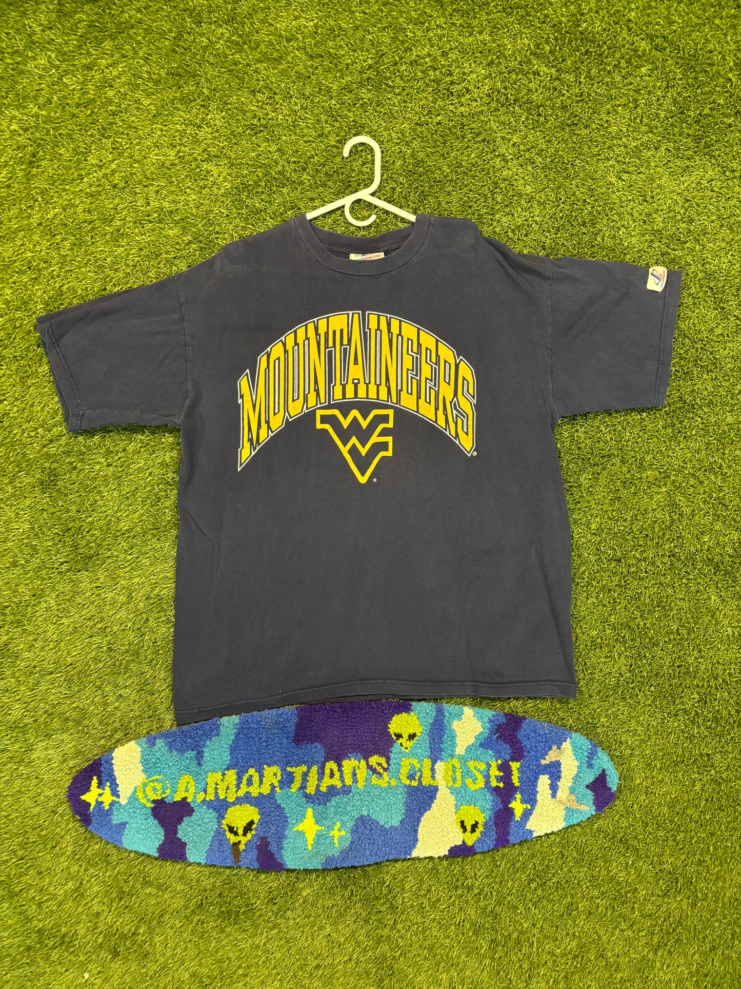 Vintage Mountaineers Logo Athletic Tee