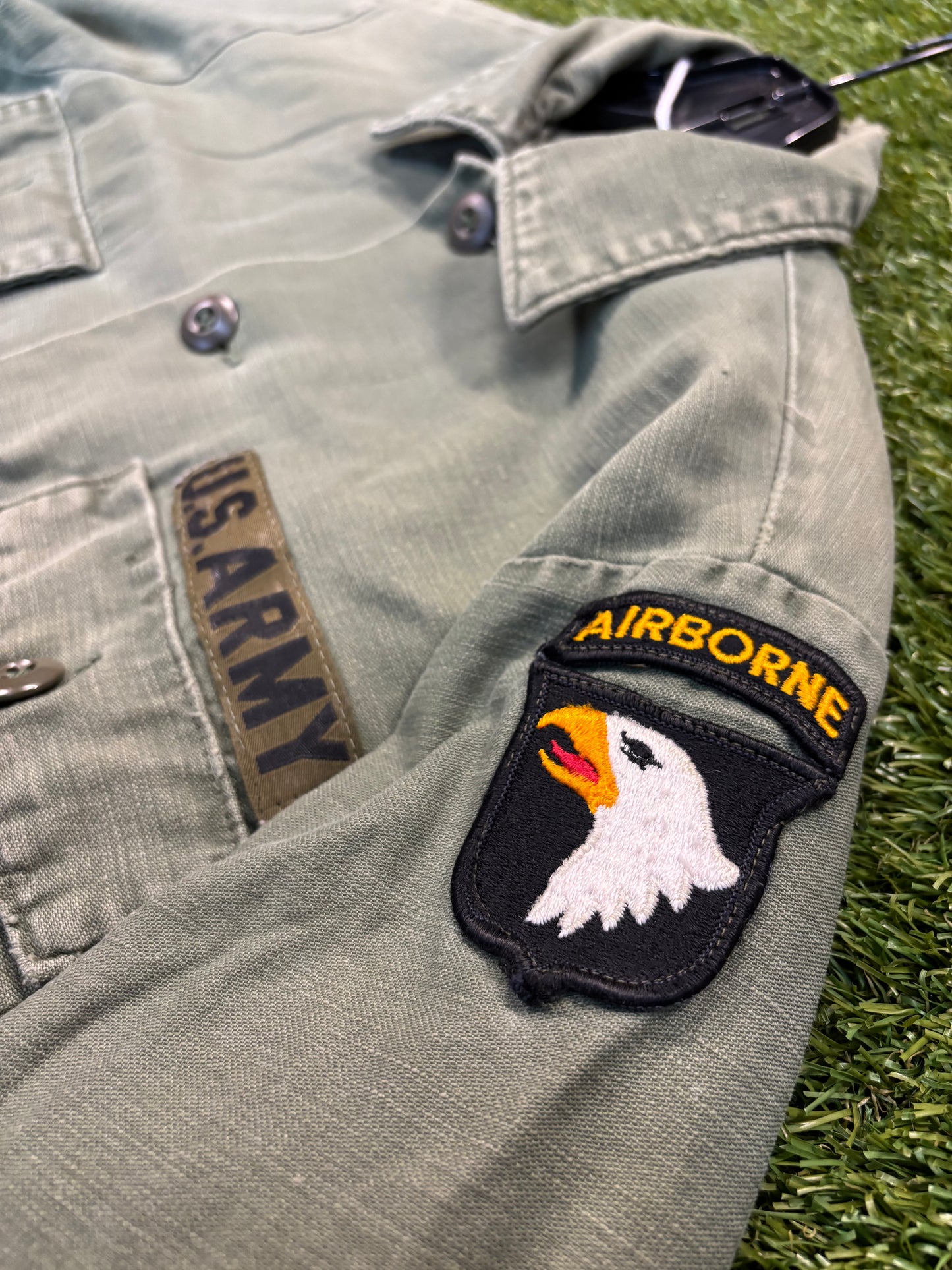 Vintage Vietnam US Army Airborne Button Up
