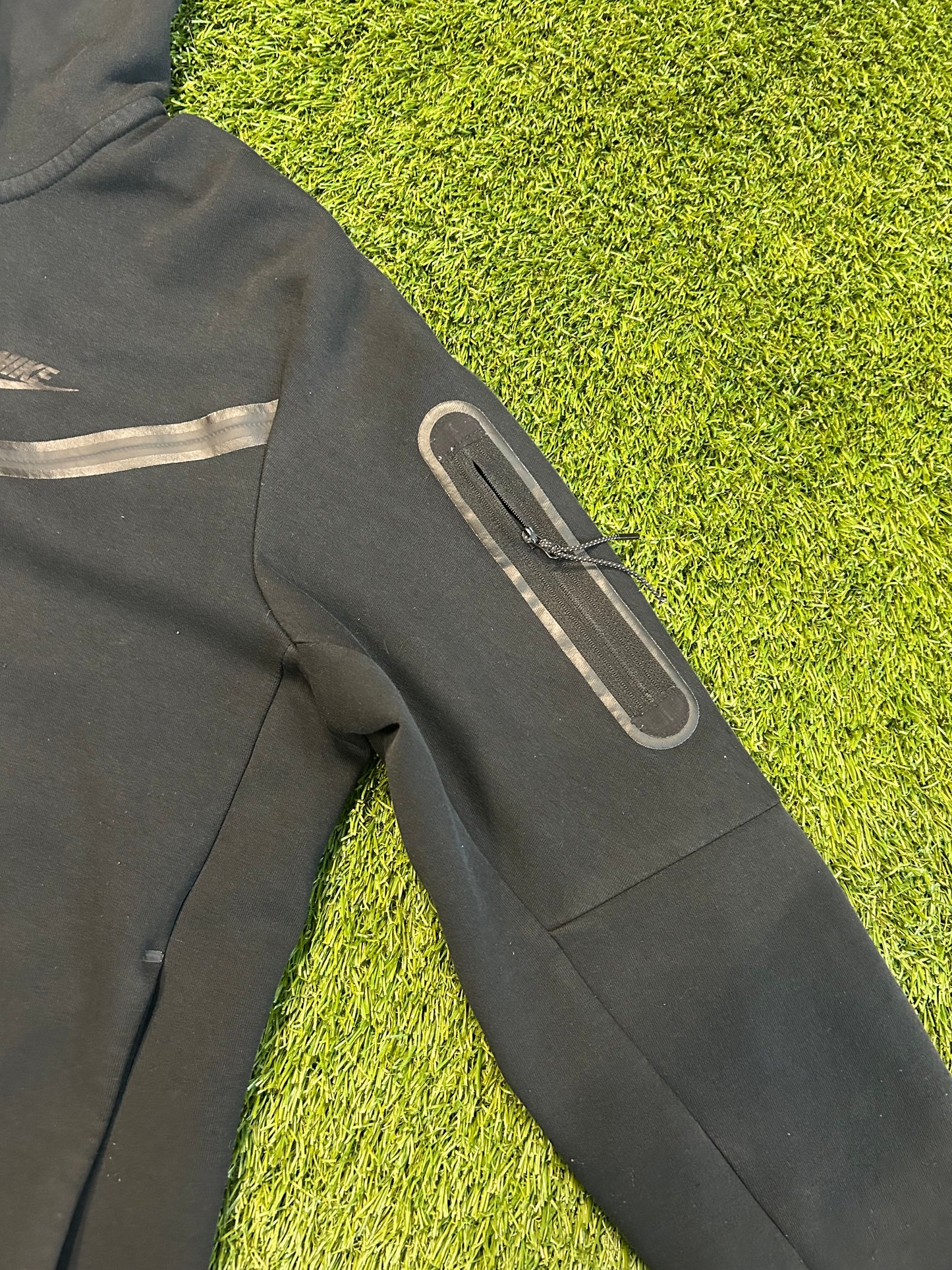 Black Nike Tech Top