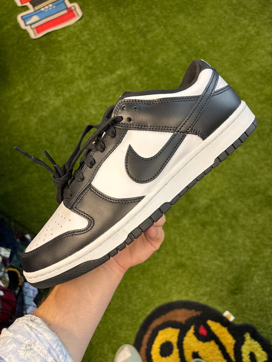 Nike panda dunk low size 11