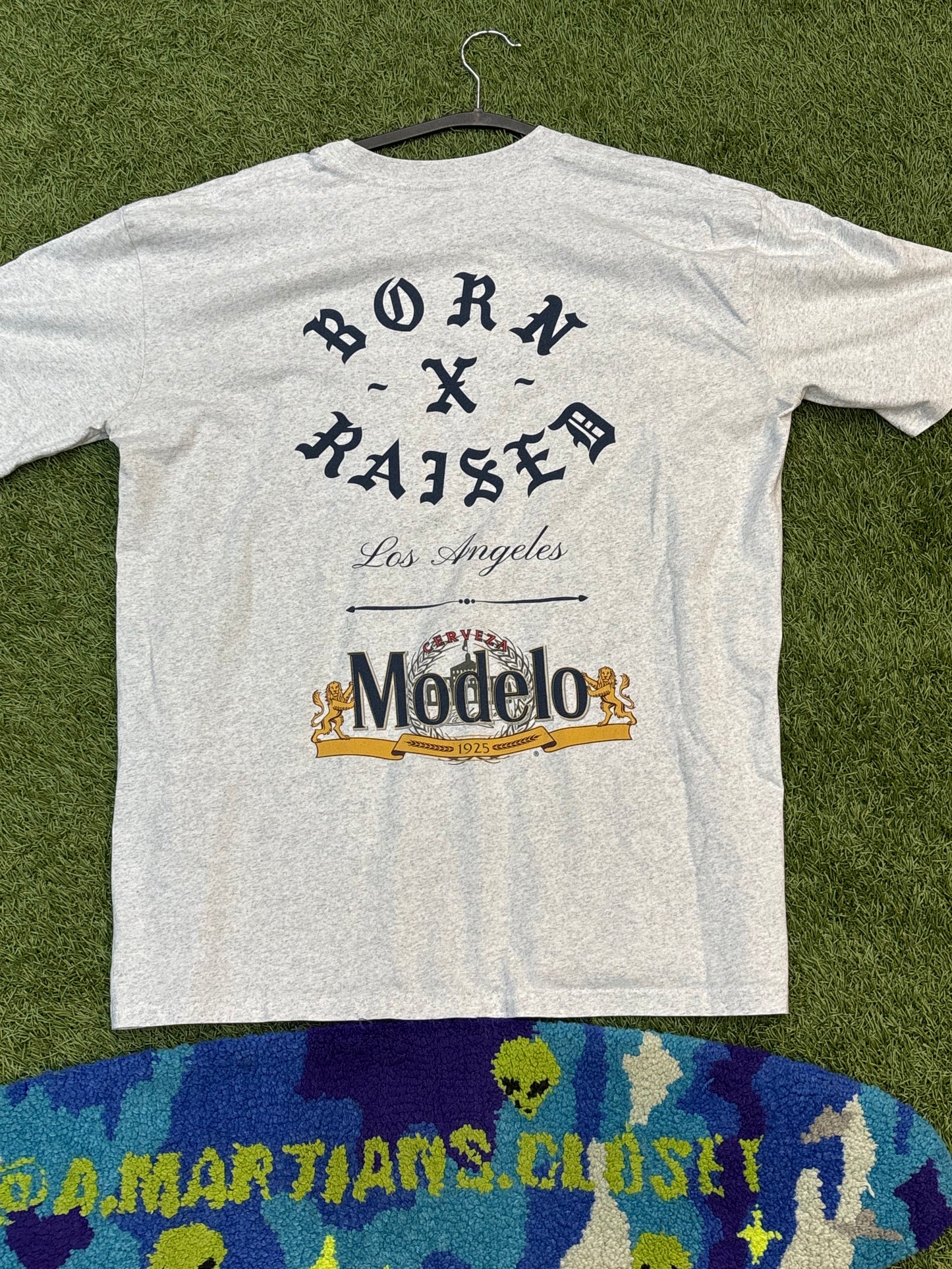 Born X Raised Modelo Tee