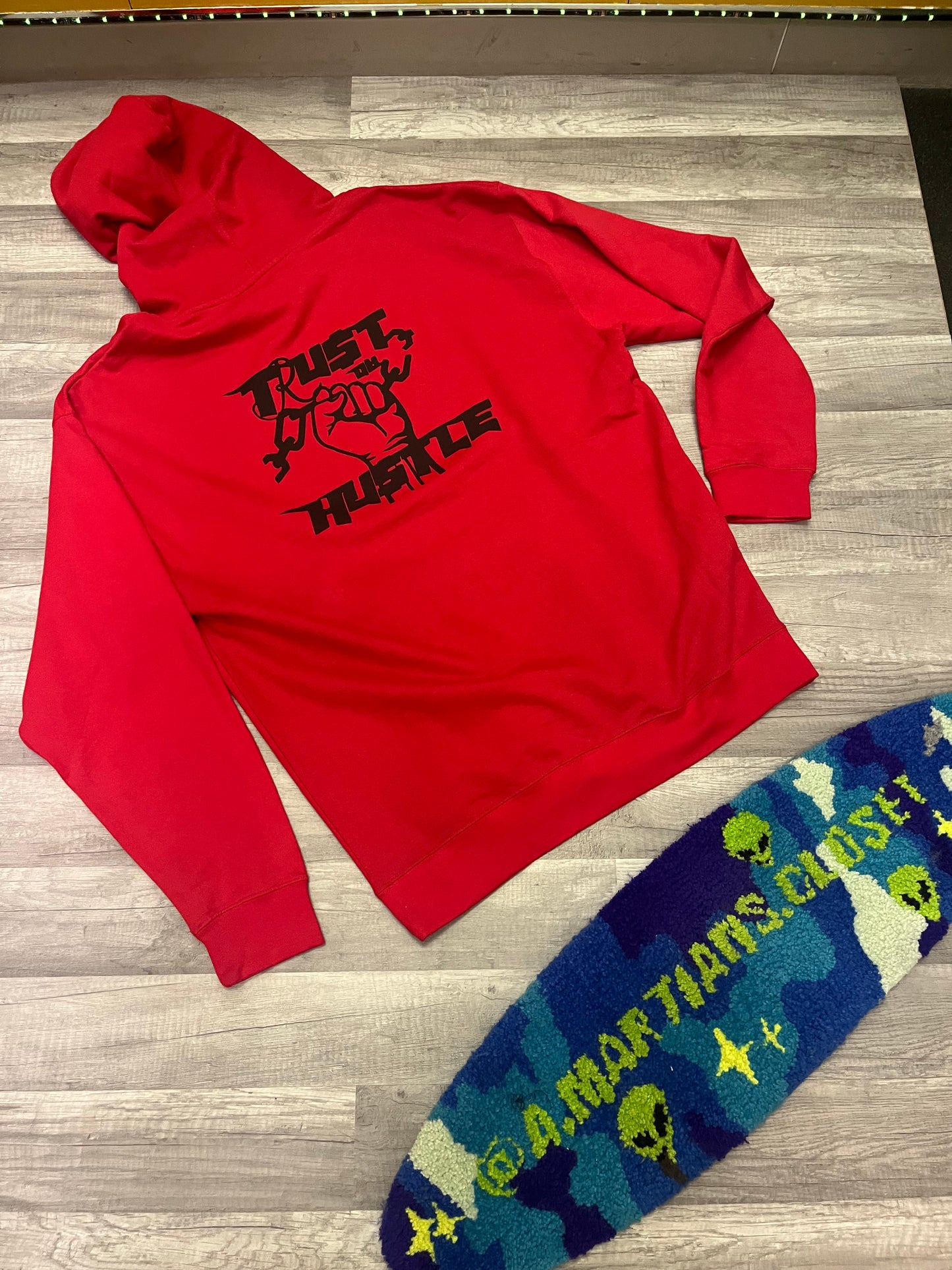 Fr33World TRUST DA HUSTLE HOODIE