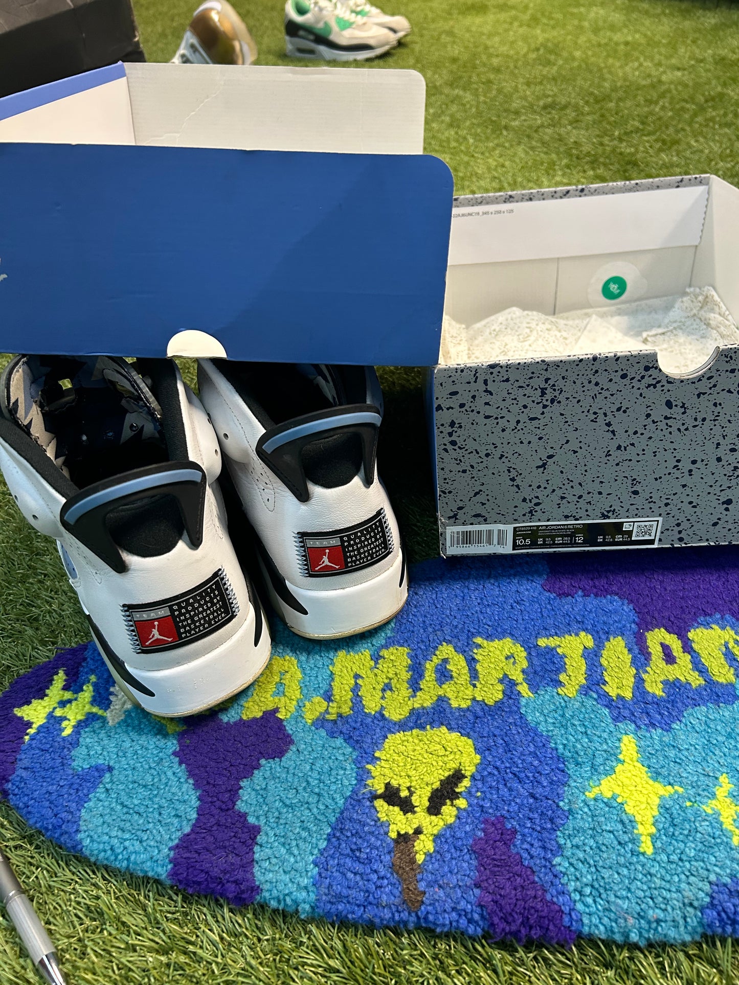 Jordan Retro 6 University Blue