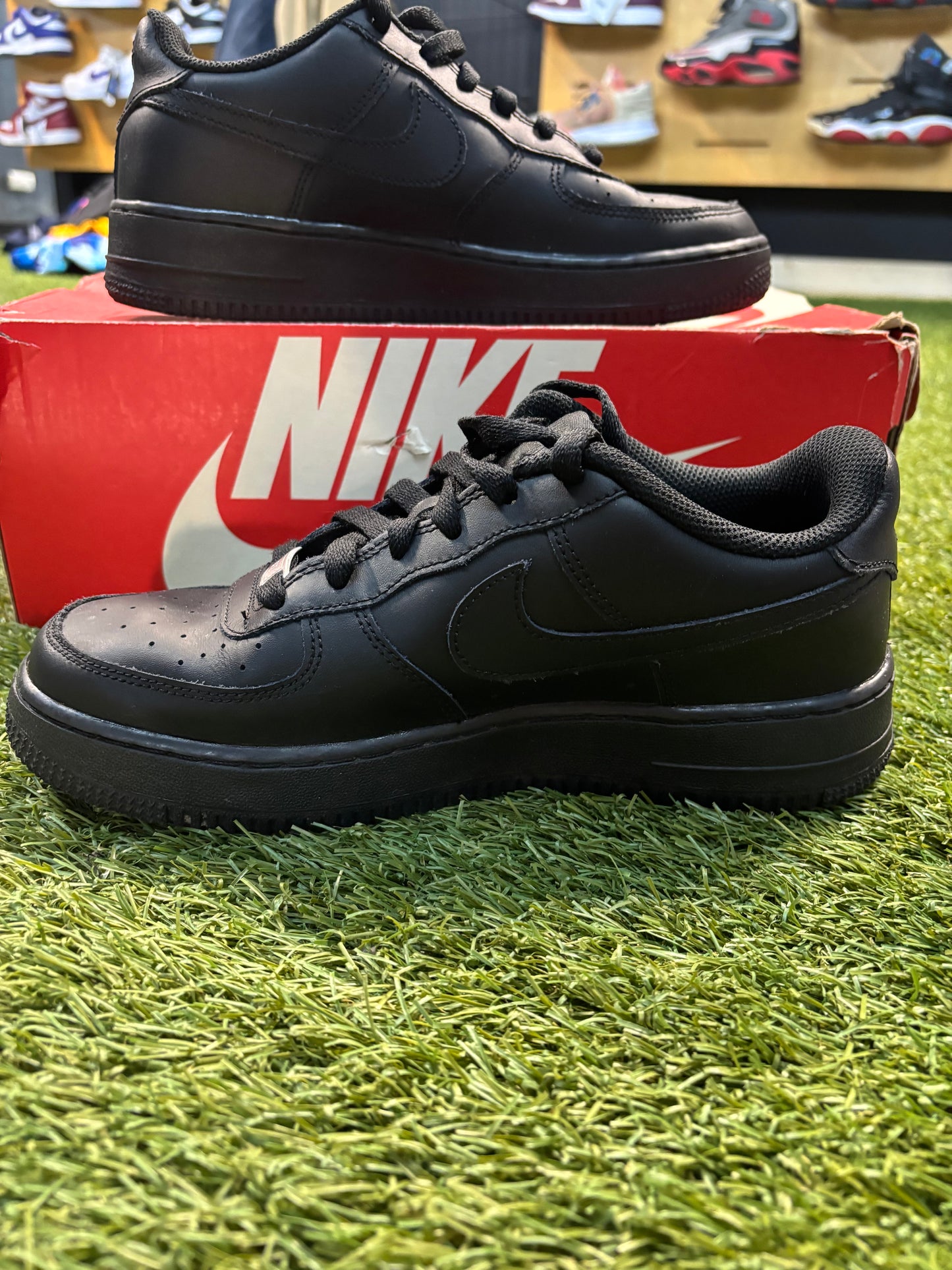 Nike black Air Force one size 6.5y