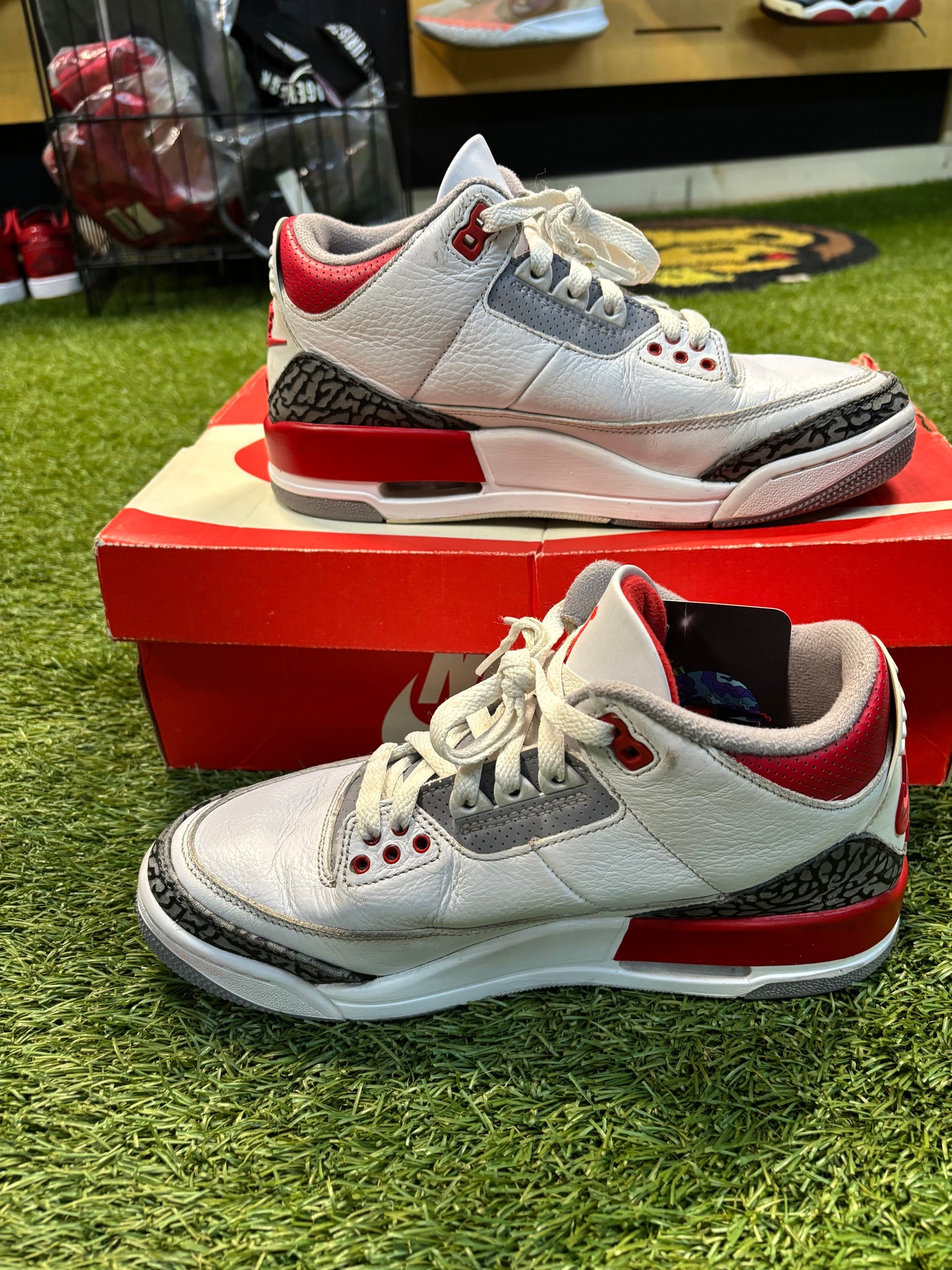 Jordan retro 3 fire red size 7