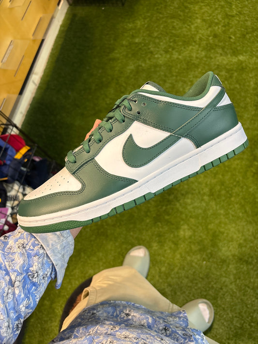 Nike dunk low Michigan State size 12