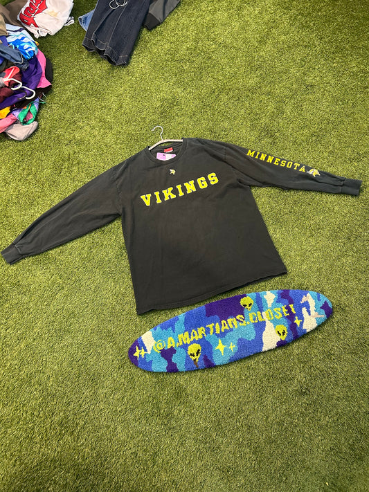 Y2K NFL Minnesota Vikings L/Sleeve Tee