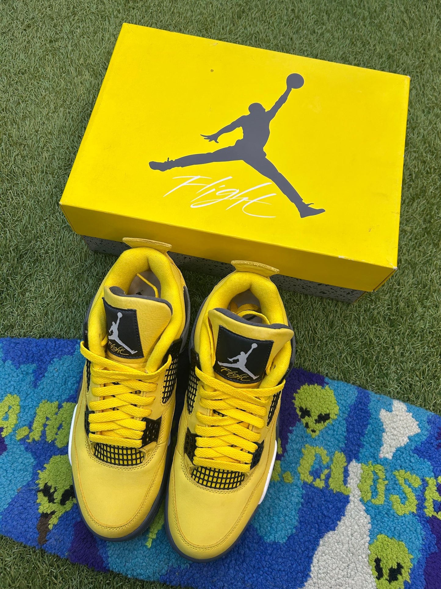 Jordan Retro 4 Lightning