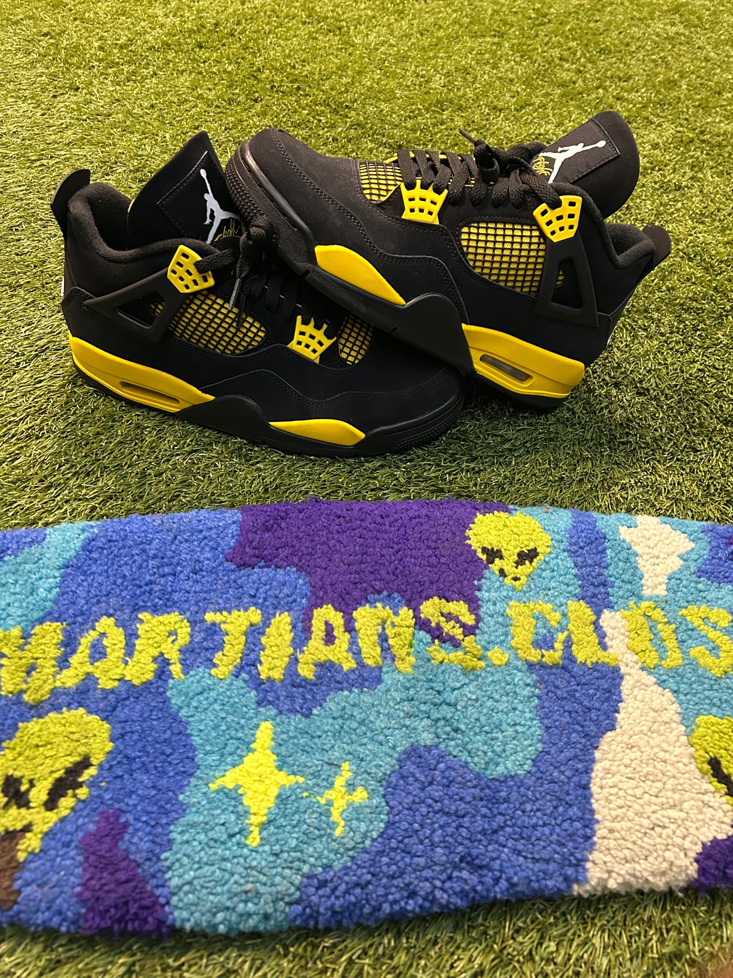 Jordan Retro 4 Yellow Thunders