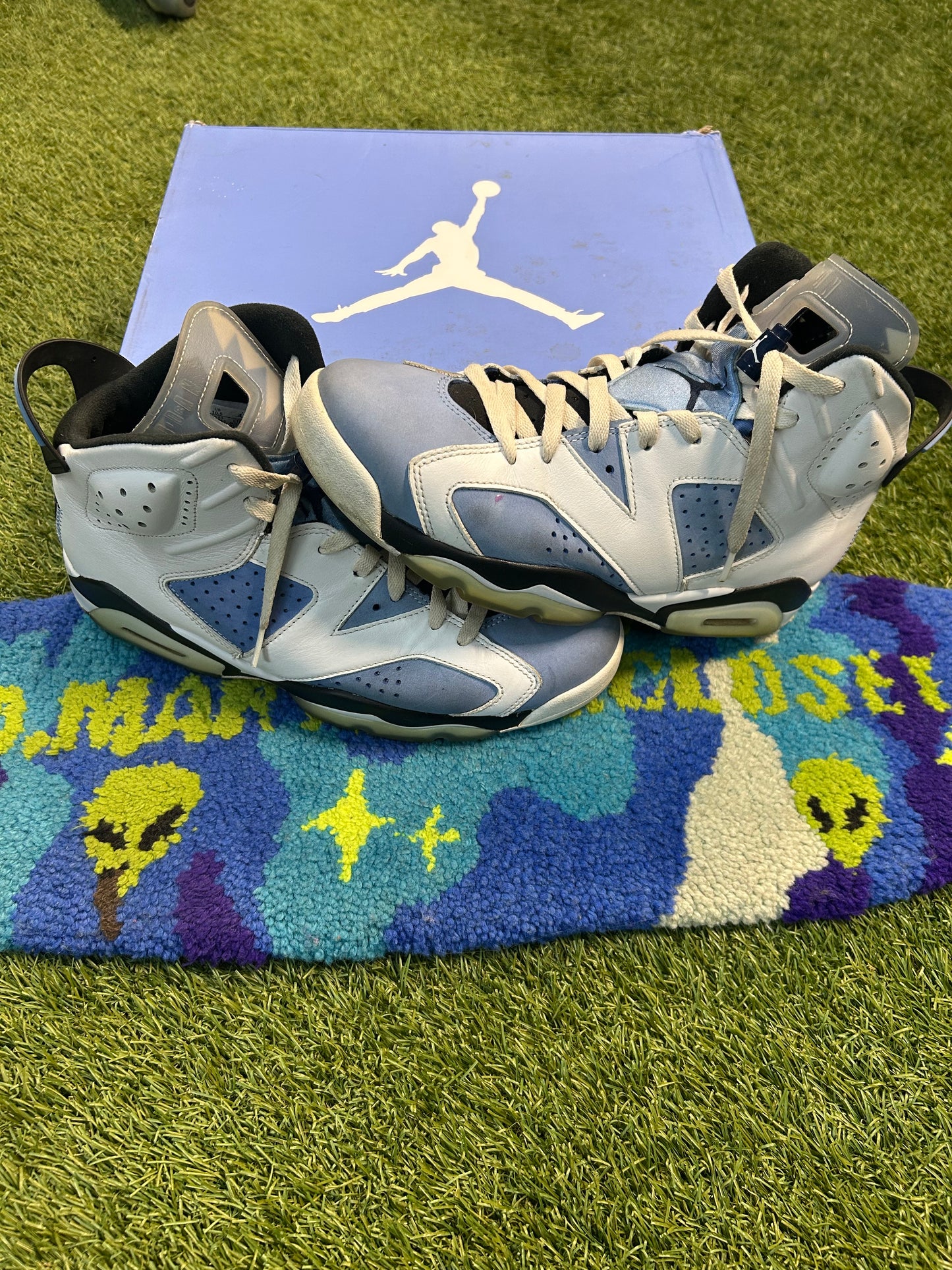 Jordan Retro 6 University Blue