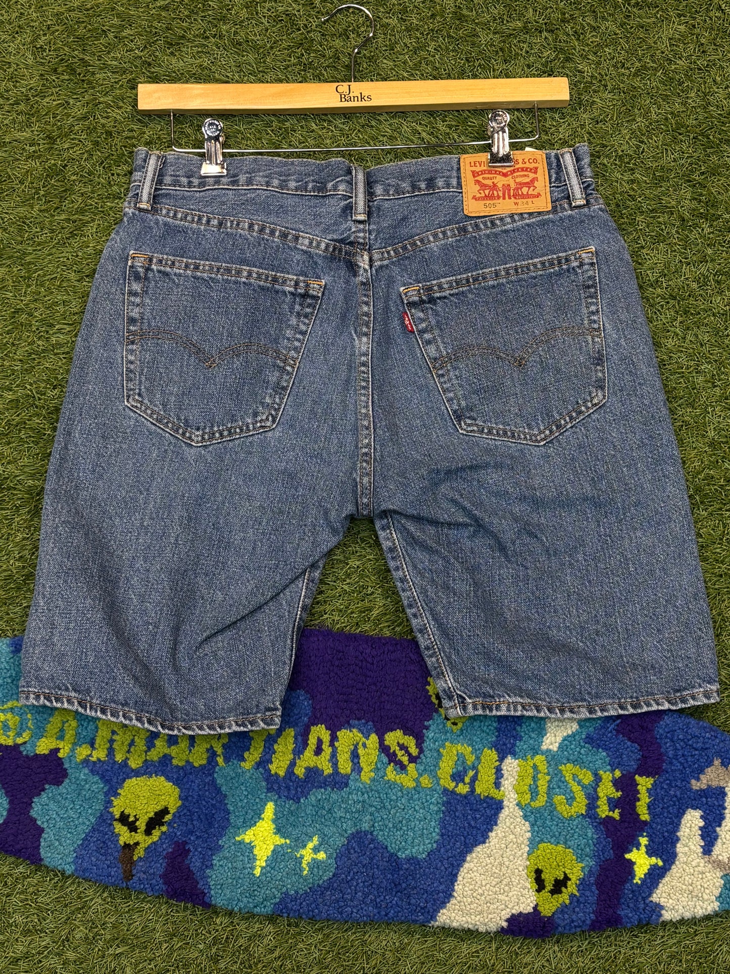 Women’s Levi Medium Wash Jorts