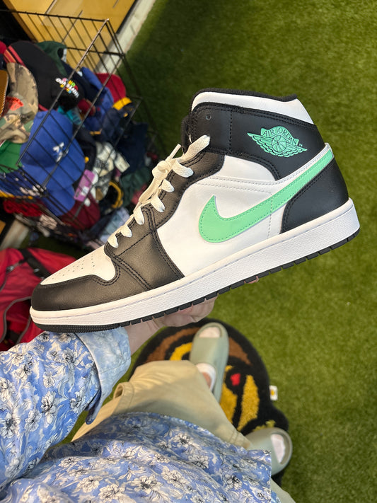 Air Jordan one mid green glow swoosh size 12.5