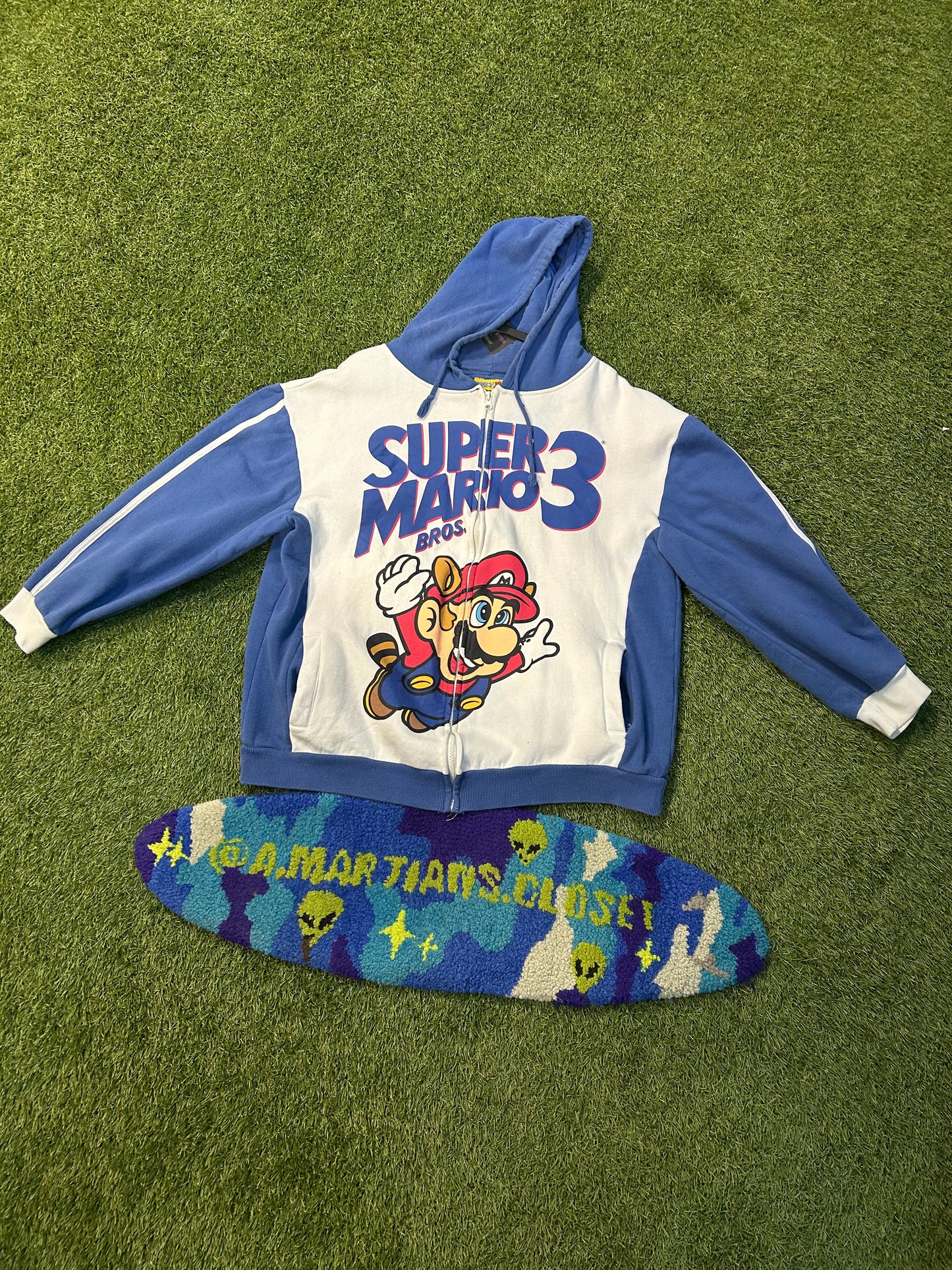 2009 Nintendo Super Mario Bros 3 Zip Up Jacket