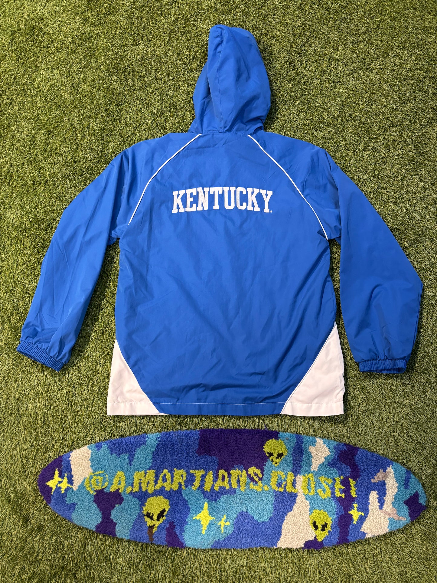 Blue and White University of Kentucky Nike Wind Breaker Size Large