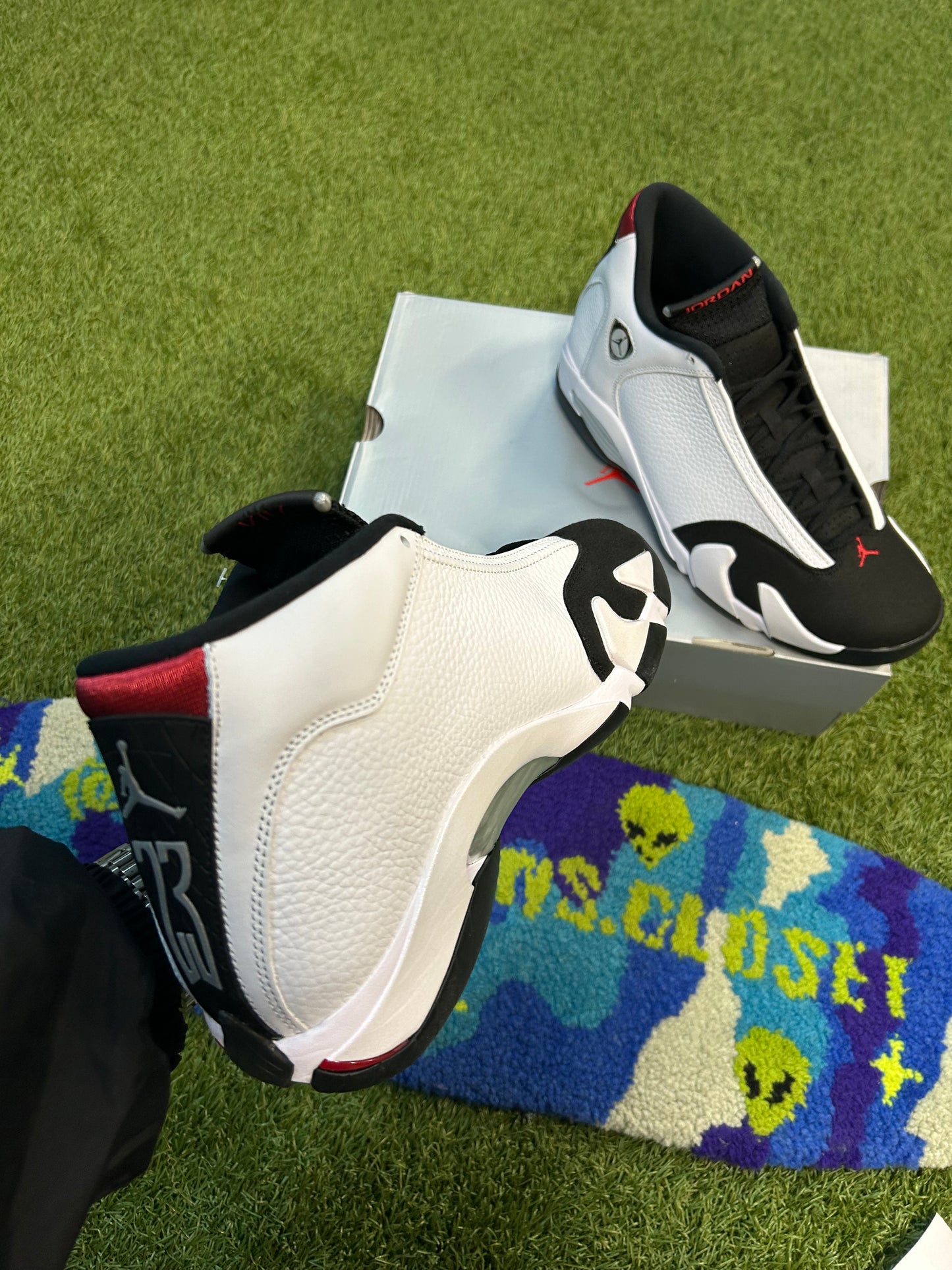 Jordan Retro 14 Black Toes