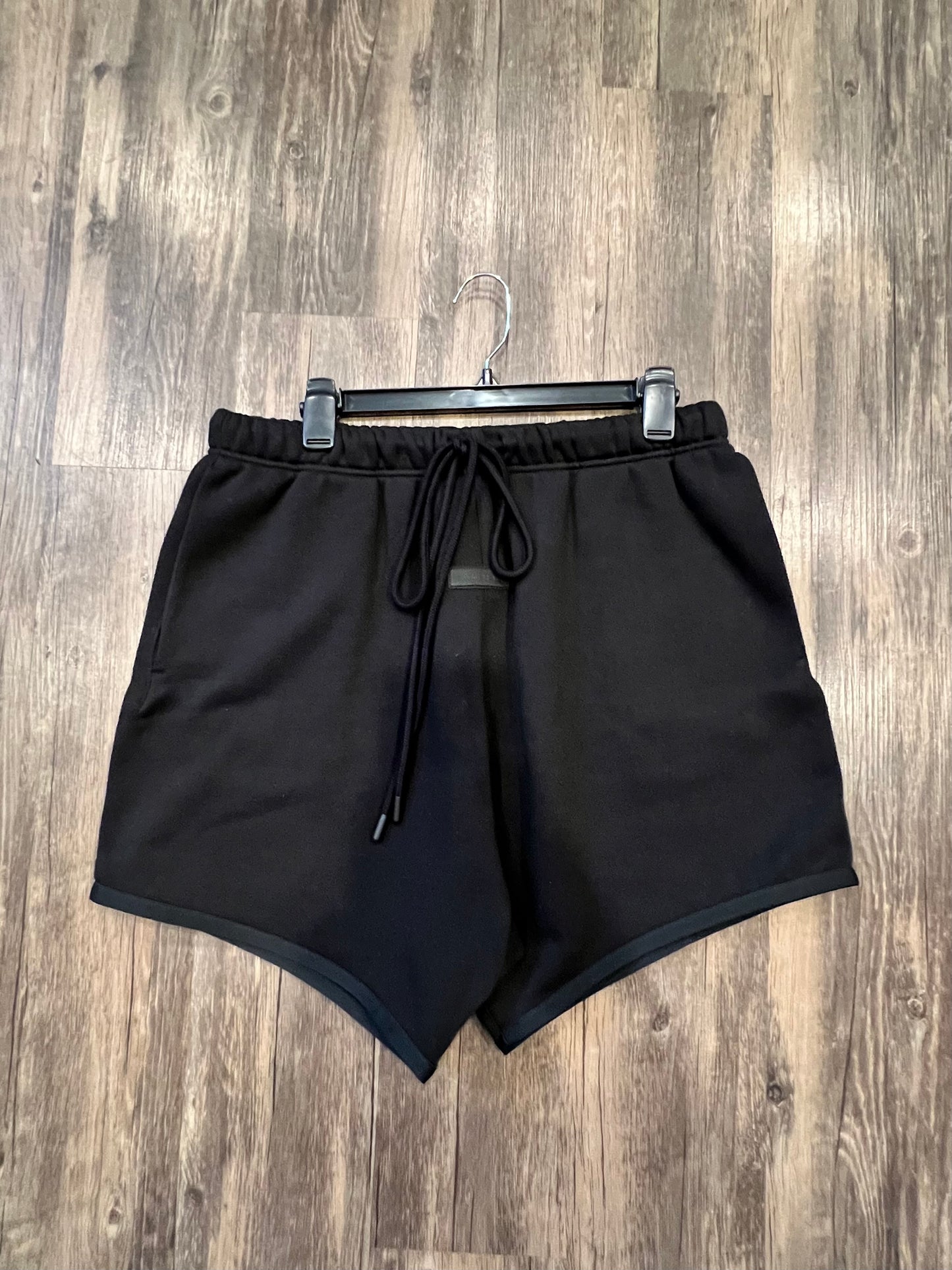 ESSENTIALS FOG SHORTS