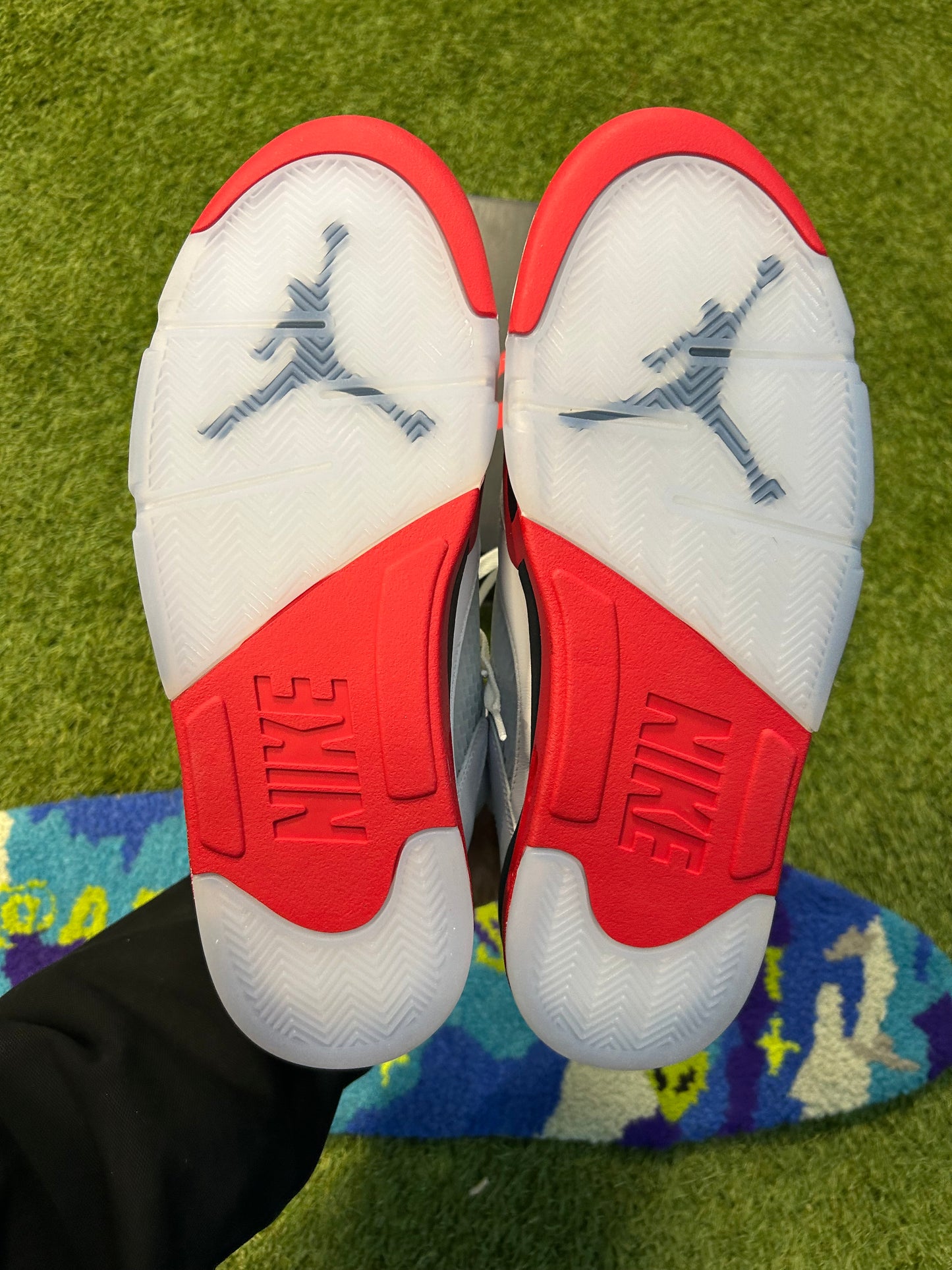 Jordan Retro 5 Fire Red Black Tongue(2025)