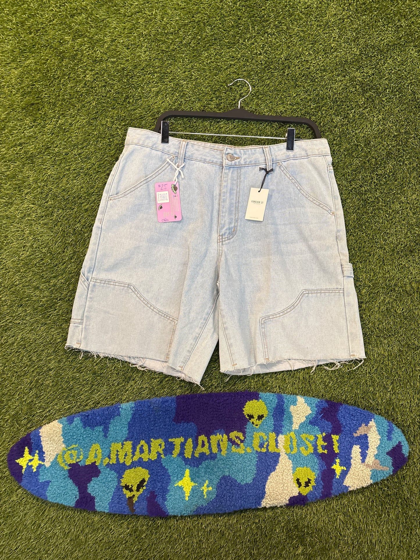 Forever 21 Double Knee Carpenter Style Jean Shorts Size 30