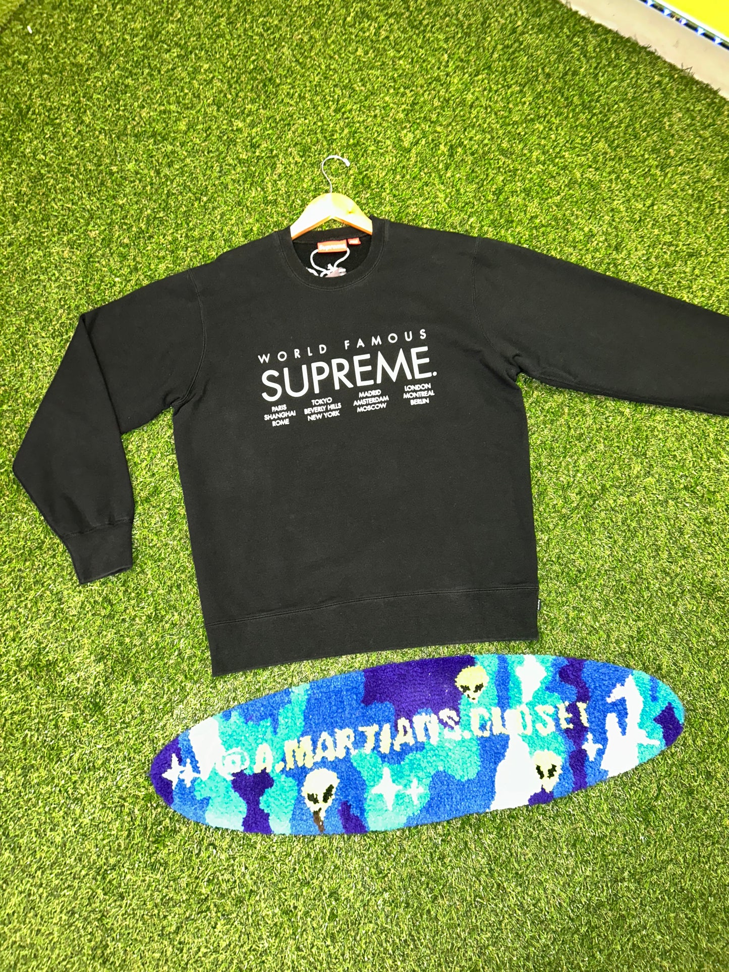 Supreme International Crewneck