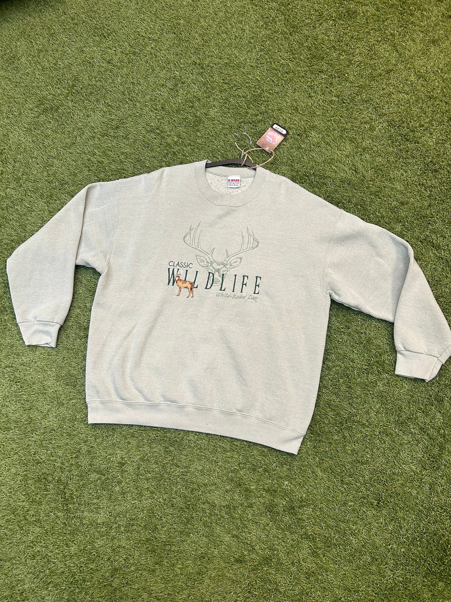 Vintage Classic Wild Life White Tailed Deer Crewneck
