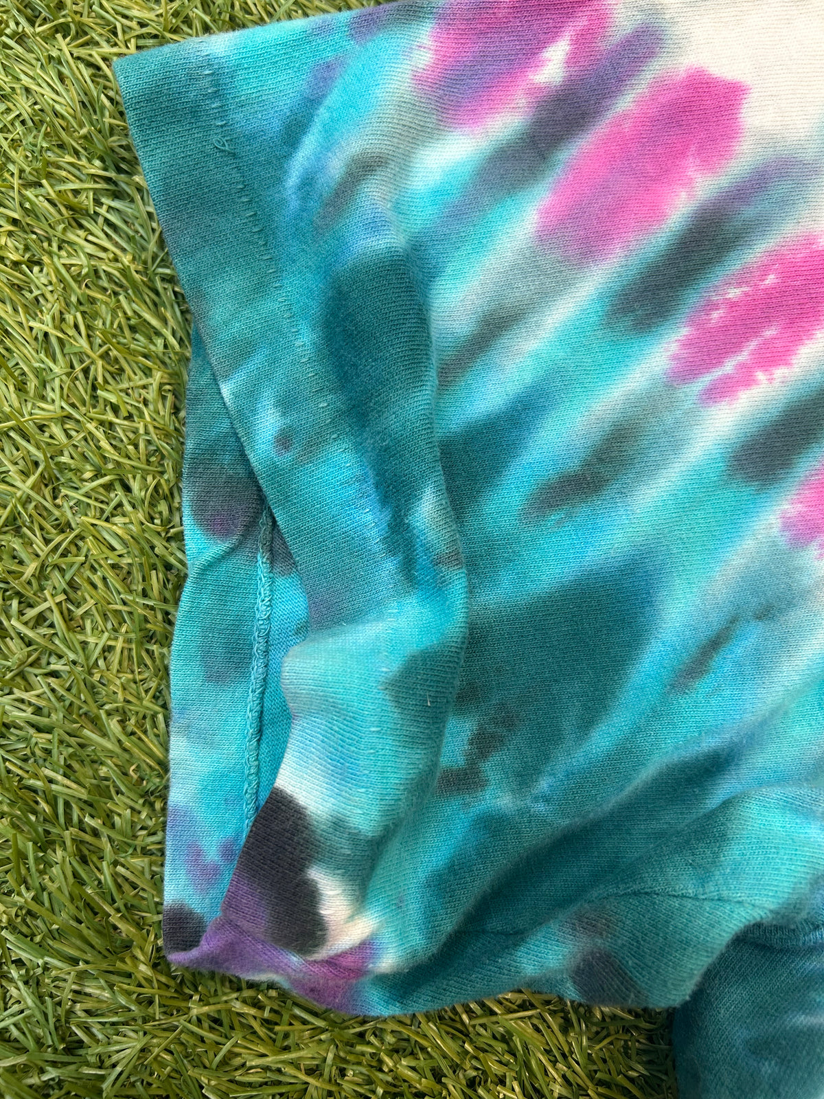 Vintage 90s Liquid Blue Crystals Tee