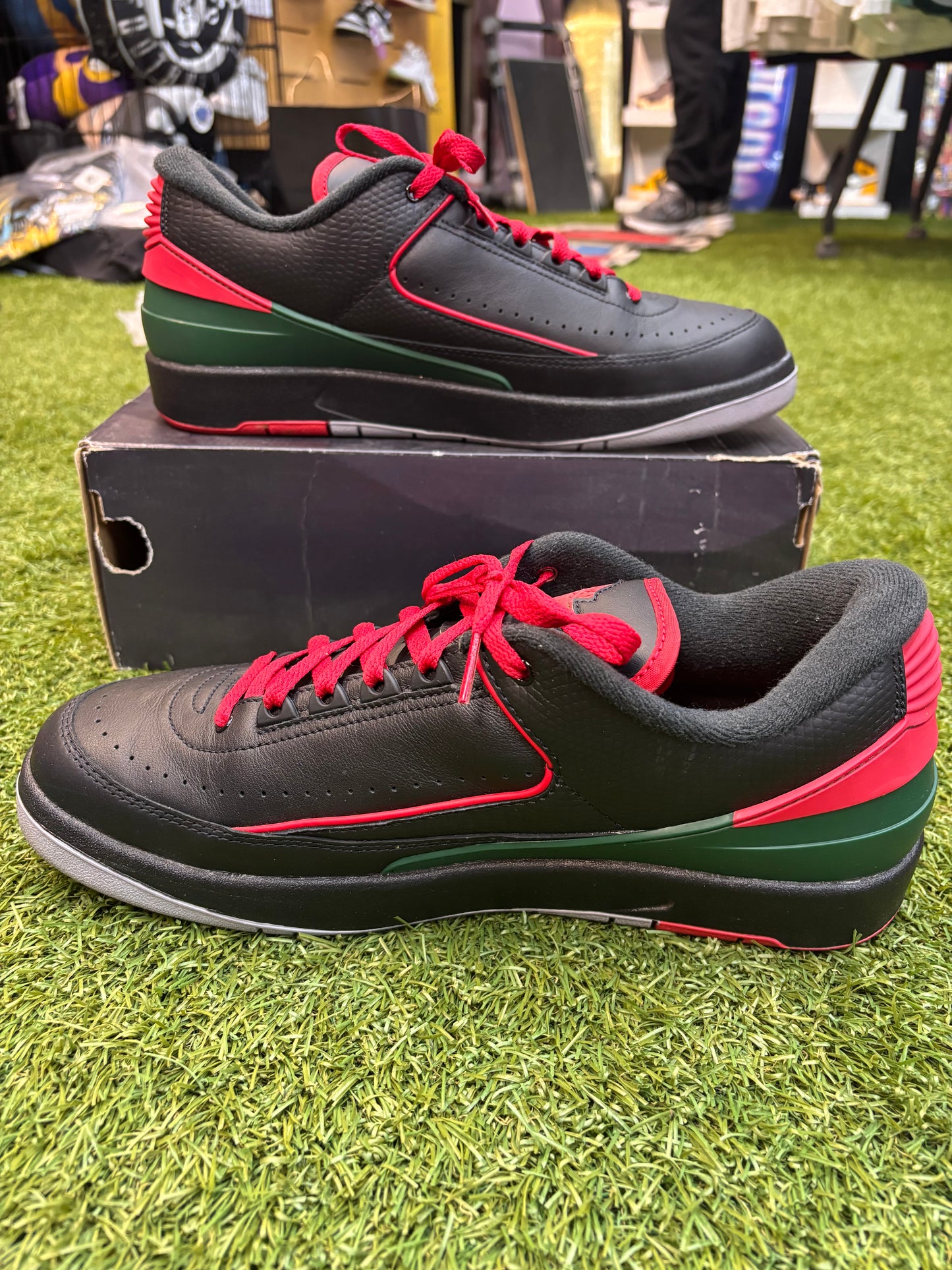 Jordan retro 2 low Gucci